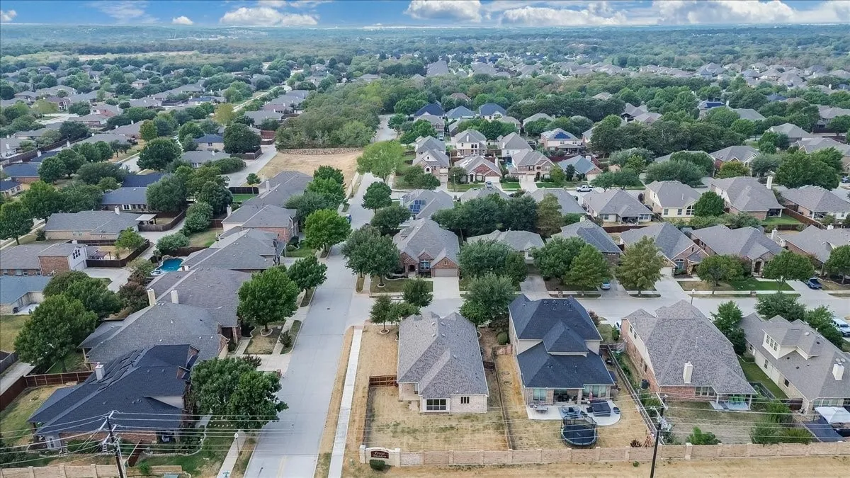 Single Family Residence For Sale in Denton County , 4125 Bonita Avenue, Denton, Texas 76210, 4 Bedroom, 2 Bathroom, 2 Garage spaces, 2,178 Sqft, built in 2016, mls#21360287, Real Estate Agent in Denton, Homes For Sale in Denton county, Homes For Sale in Denton, Realtor in Denton Texas, Real Estate Brokerage Independent Realty Texas, Luminita Cordes Realtor