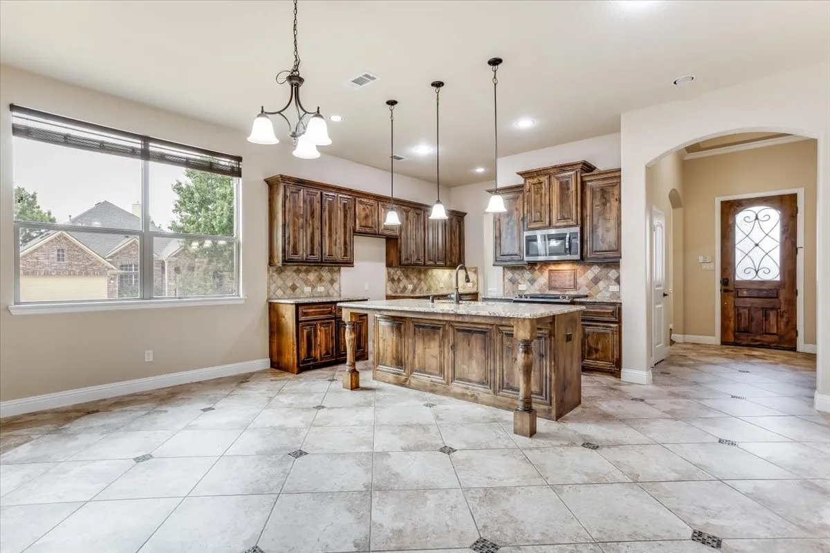 Single Family Residence For Sale in Denton County , 4125 Bonita Avenue, Denton, Texas 76210, 4 Bedroom, 2 Bathroom, 2 Garage spaces, 2,178 Sqft, built in 2016, mls#21360287, Real Estate Agent in Denton, Homes For Sale in Denton county, Homes For Sale in Denton, Realtor in Denton Texas, Real Estate Brokerage Independent Realty Texas, Luminita Cordes Realtor