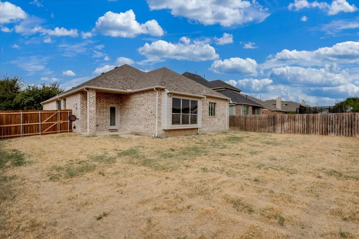 Single Family Residence For Sale in Denton County , 4125 Bonita Avenue, Denton, Texas 76210, 4 Bedroom, 2 Bathroom, 2 Garage spaces, 2,178 Sqft, built in 2016, mls#21360287, Real Estate Agent in Denton, Homes For Sale in Denton county, Homes For Sale in Denton, Realtor in Denton Texas, Real Estate Brokerage Independent Realty Texas, Luminita Cordes Realtor