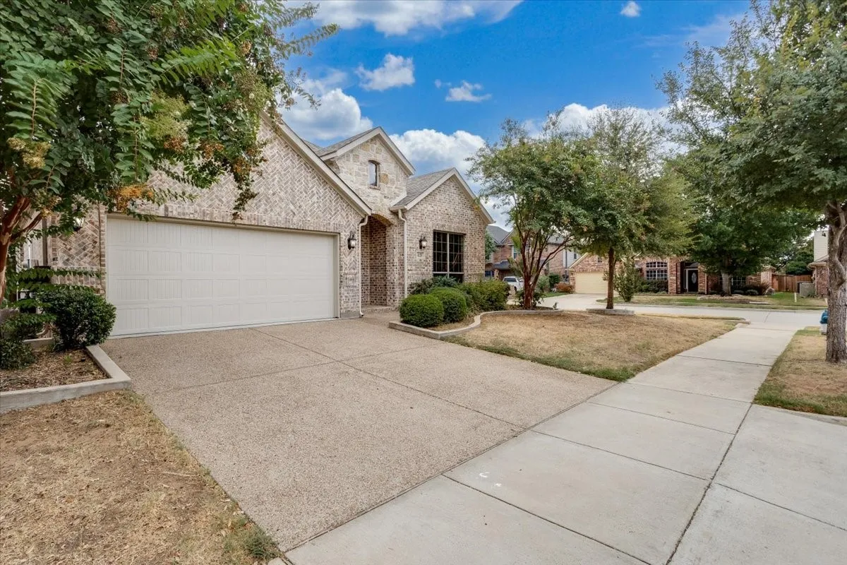Single Family Residence For Sale in Denton County , 4125 Bonita Avenue, Denton, Texas 76210, 4 Bedroom, 2 Bathroom, 2 Garage spaces, 2,178 Sqft, built in 2016, mls#21360287, Real Estate Agent in Denton, Homes For Sale in Denton county, Homes For Sale in Denton, Realtor in Denton Texas, Real Estate Brokerage Independent Realty Texas, Luminita Cordes Realtor