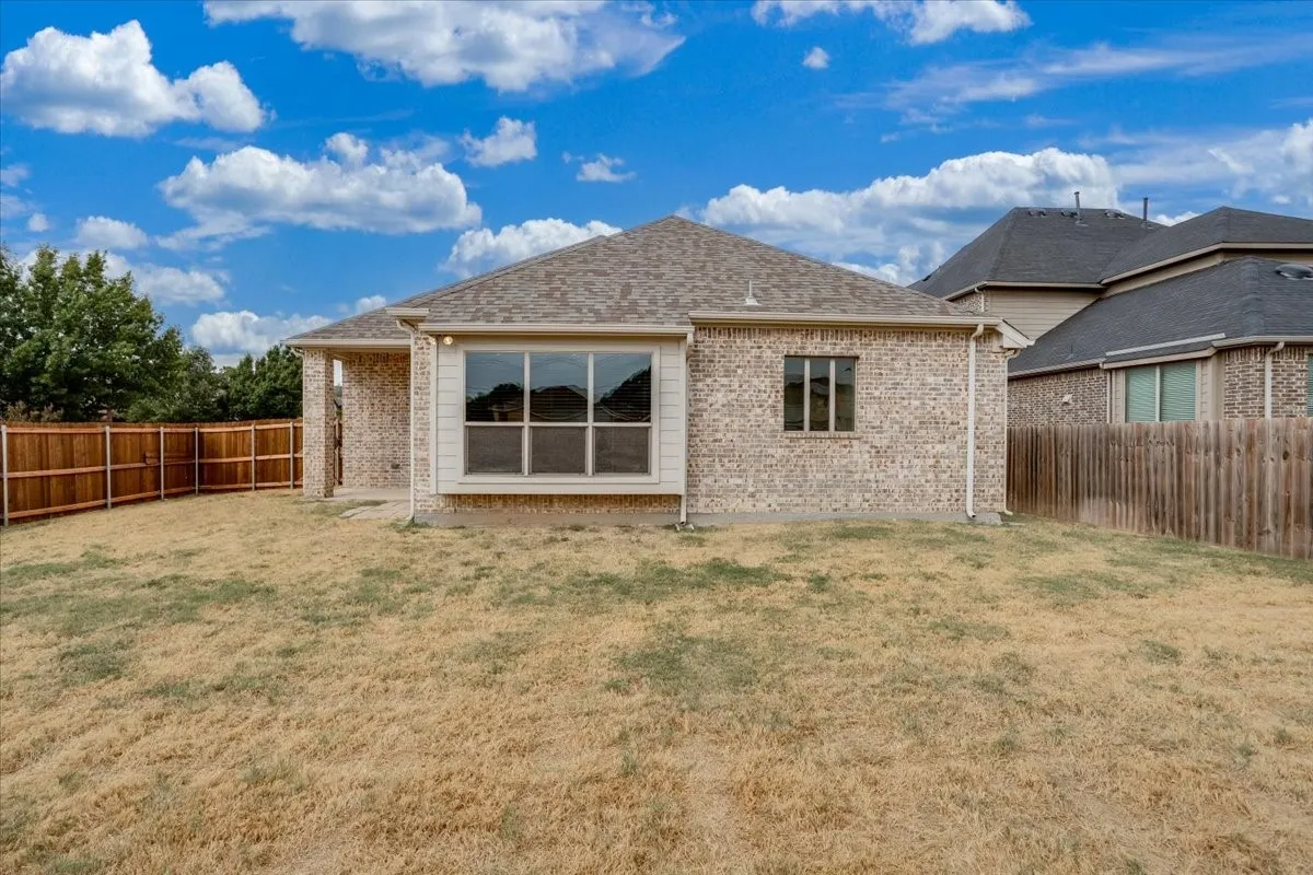 Single Family Residence For Sale in Denton County , 4125 Bonita Avenue, Denton, Texas 76210, 4 Bedroom, 2 Bathroom, 2 Garage spaces, 2,178 Sqft, built in 2016, mls#21360287, Real Estate Agent in Denton, Homes For Sale in Denton county, Homes For Sale in Denton, Realtor in Denton Texas, Real Estate Brokerage Independent Realty Texas, Luminita Cordes Realtor
