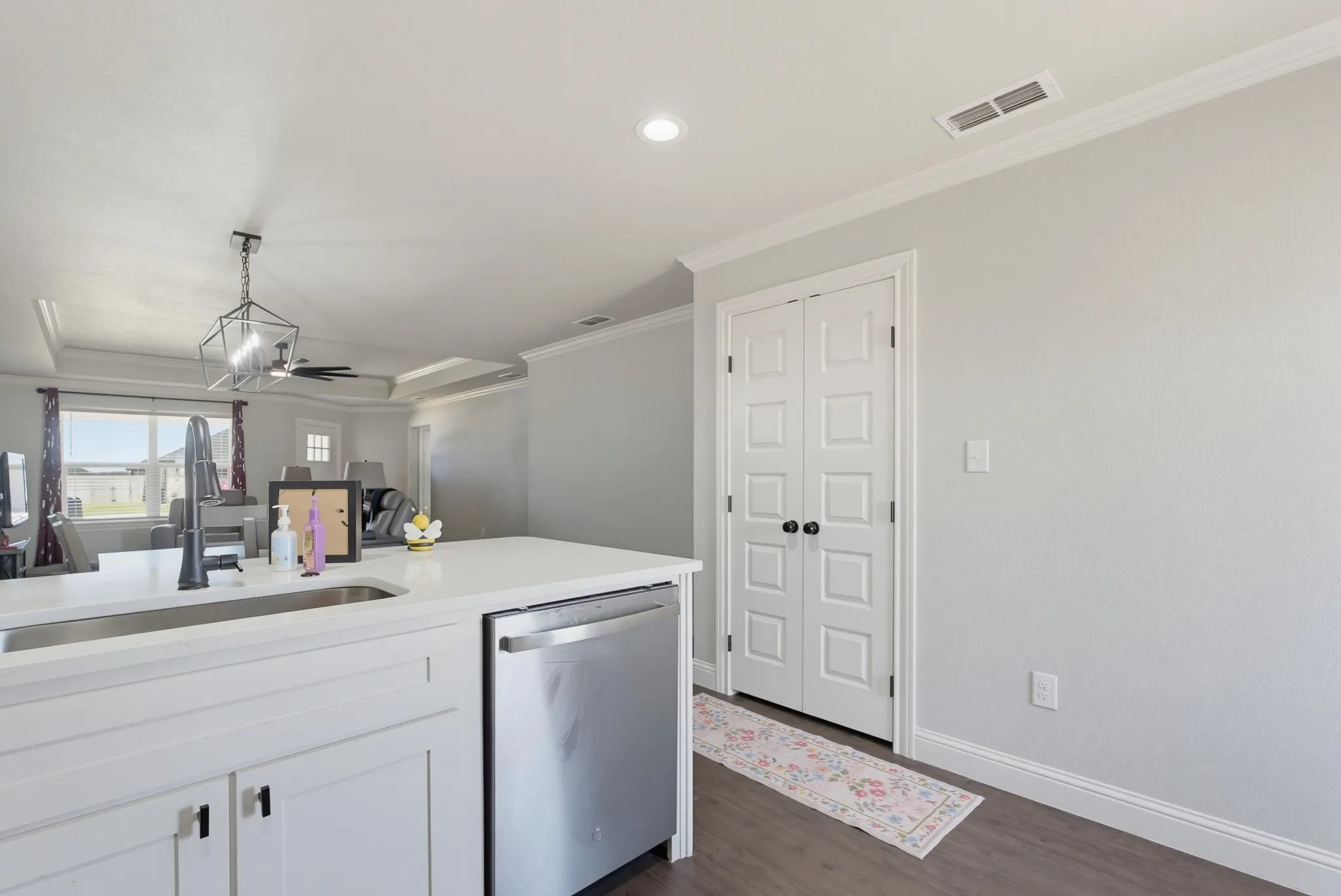 Representative finishes only; furnishings not included.