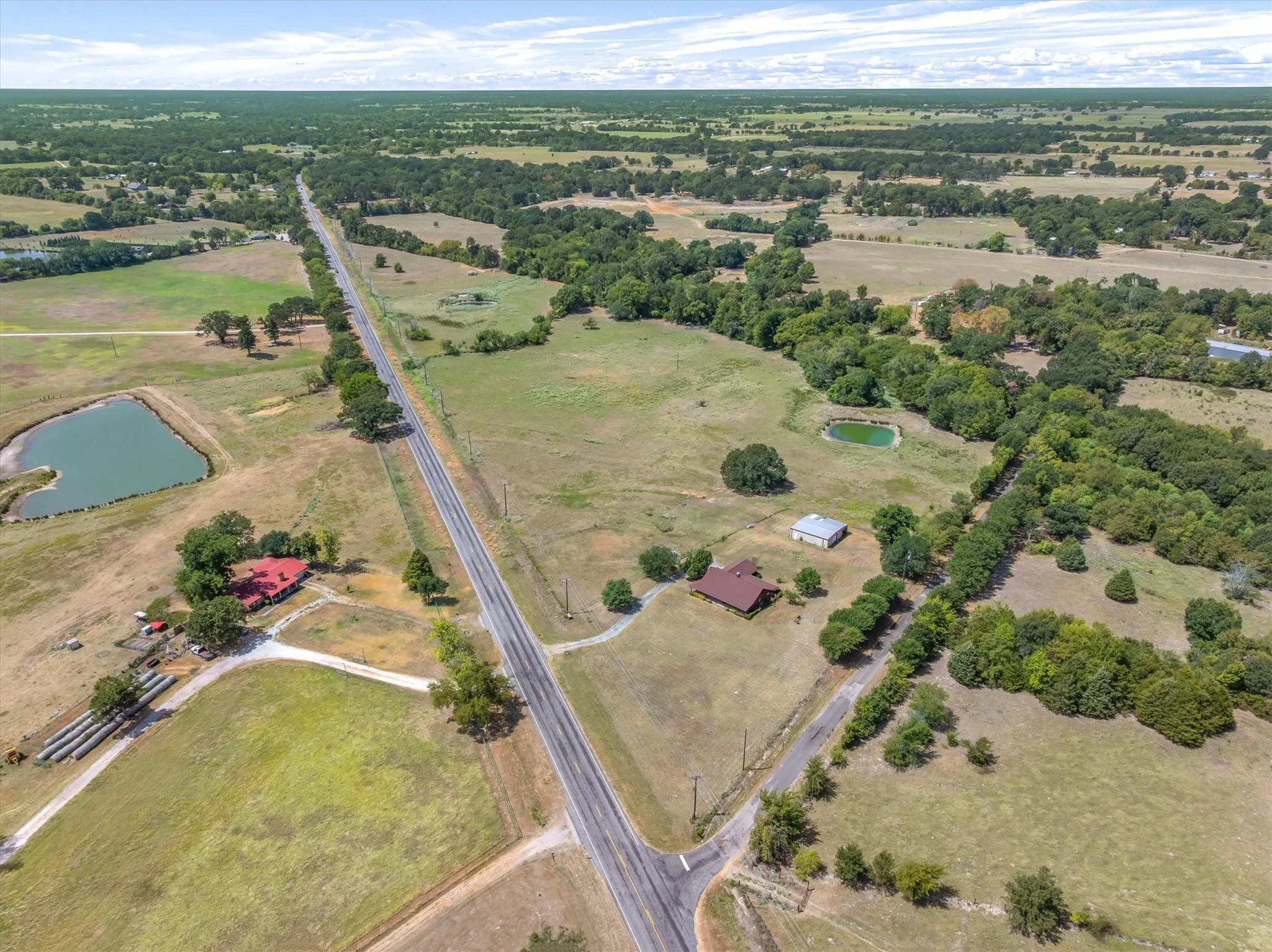 Single Family Residence For Sale in Van Zandt County , 9150 State Highway 198, Canton, Texas 75103, 2 Bedroom, 2 Bathroom, Garage spaces, 1,600 Sqft, built in 1999, mls#21368705, Real Estate Agent in Canton, Homes For Sale in Van Zandt county, Homes For Sale in Canton, Realtor in Canton Texas, Real Estate Brokerage Independent Realty Texas, Luminita Cordes Realtor