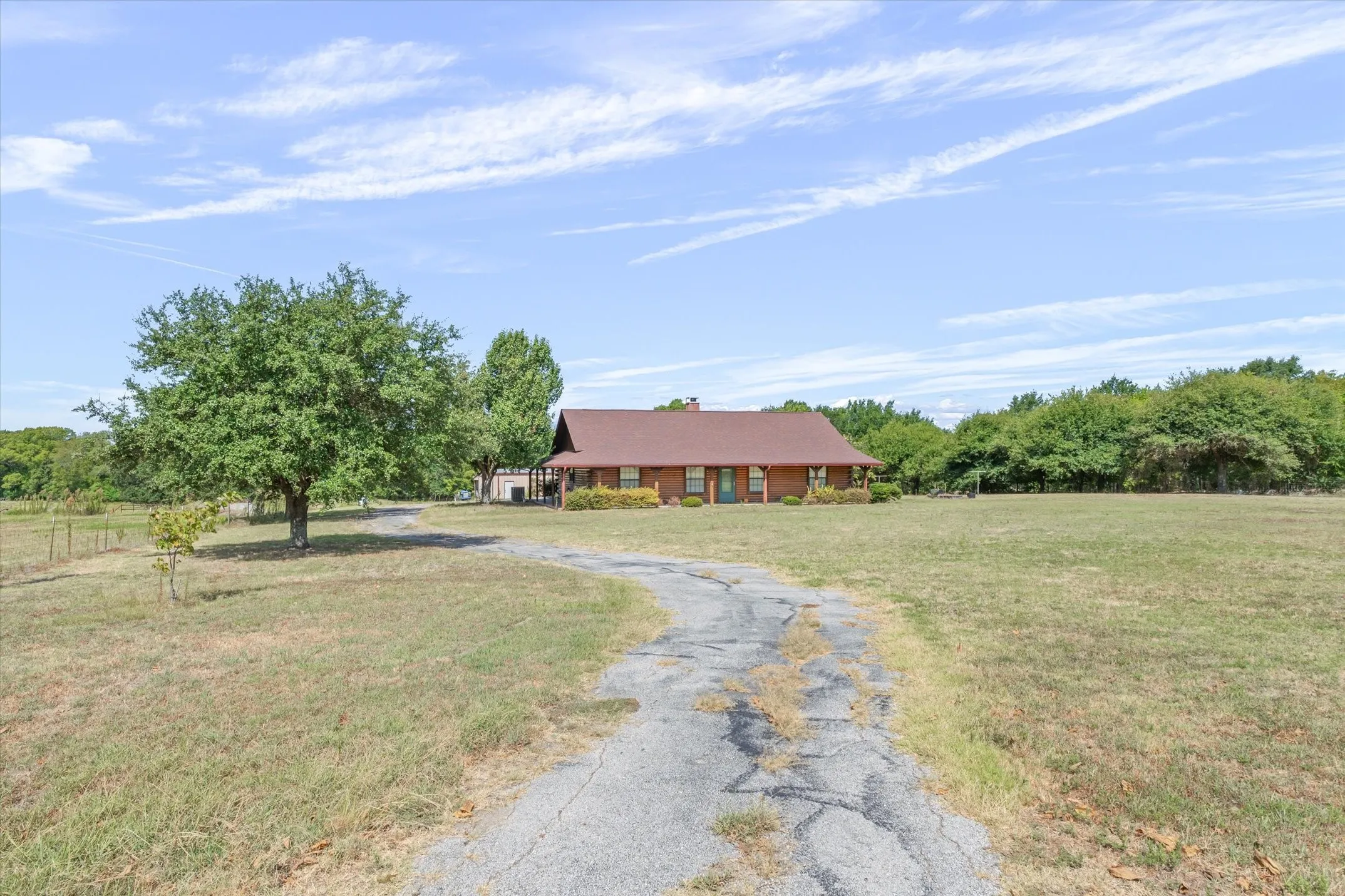 Single Family Residence For Sale in Van Zandt County , 9150 State Highway 198, Canton, Texas 75103, 2 Bedroom, 2 Bathroom, Garage spaces, 1,600 Sqft, built in 1999, mls#21368705, Real Estate Agent in Canton, Homes For Sale in Van Zandt county, Homes For Sale in Canton, Realtor in Canton Texas, Real Estate Brokerage Independent Realty Texas, Luminita Cordes Realtor