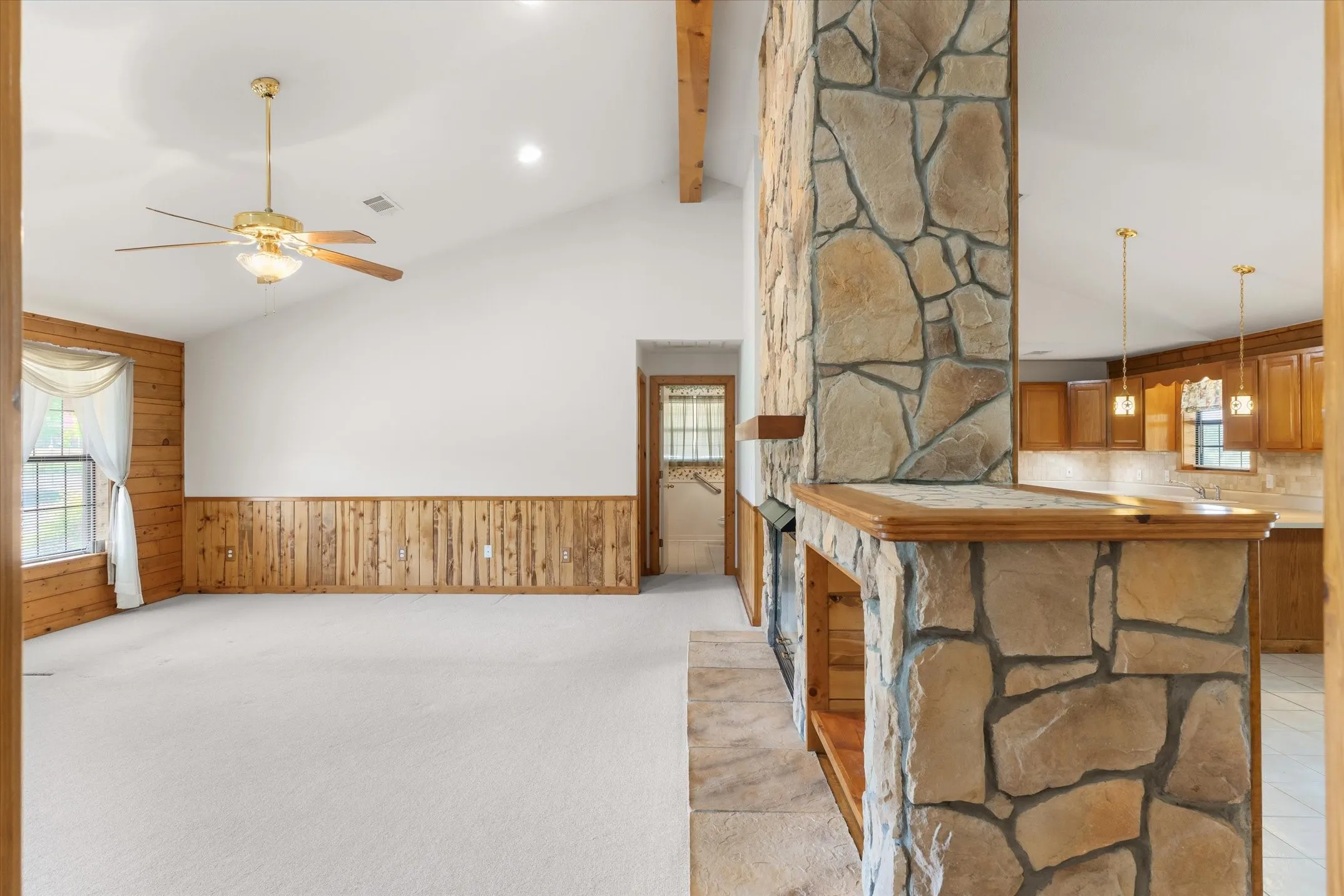 Single Family Residence For Sale in Van Zandt County , 9150 State Highway 198, Canton, Texas 75103, 2 Bedroom, 2 Bathroom, Garage spaces, 1,600 Sqft, built in 1999, mls#21368705, Real Estate Agent in Canton, Homes For Sale in Van Zandt county, Homes For Sale in Canton, Realtor in Canton Texas, Real Estate Brokerage Independent Realty Texas, Luminita Cordes Realtor
