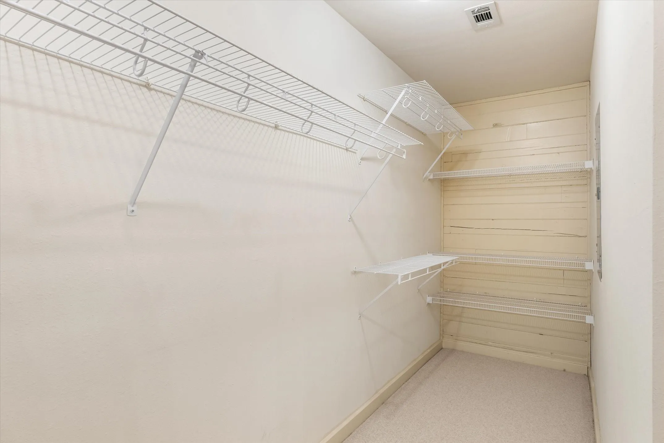 Single Family Residence For Sale in Van Zandt County , 9150 State Highway 198, Canton, Texas 75103, 2 Bedroom, 2 Bathroom, Garage spaces, 1,600 Sqft, built in 1999, mls#21368705, Real Estate Agent in Canton, Homes For Sale in Van Zandt county, Homes For Sale in Canton, Realtor in Canton Texas, Real Estate Brokerage Independent Realty Texas, Luminita Cordes Realtor