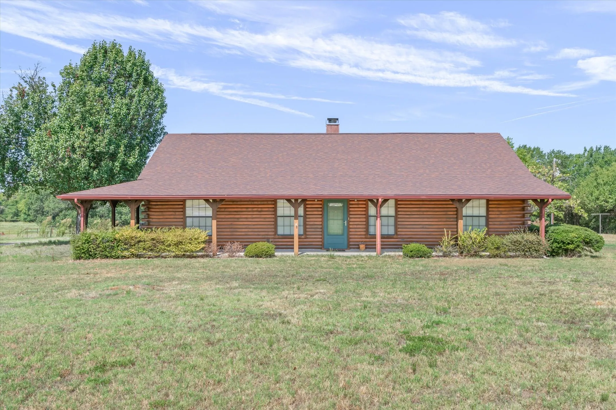 Single Family Residence For Sale in Van Zandt County , 9150 State Highway 198, Canton, Texas 75103, 2 Bedroom, 2 Bathroom, Garage spaces, 1,600 Sqft, built in 1999, mls#21368705, Real Estate Agent in Canton, Homes For Sale in Van Zandt county, Homes For Sale in Canton, Realtor in Canton Texas, Real Estate Brokerage Independent Realty Texas, Luminita Cordes Realtor