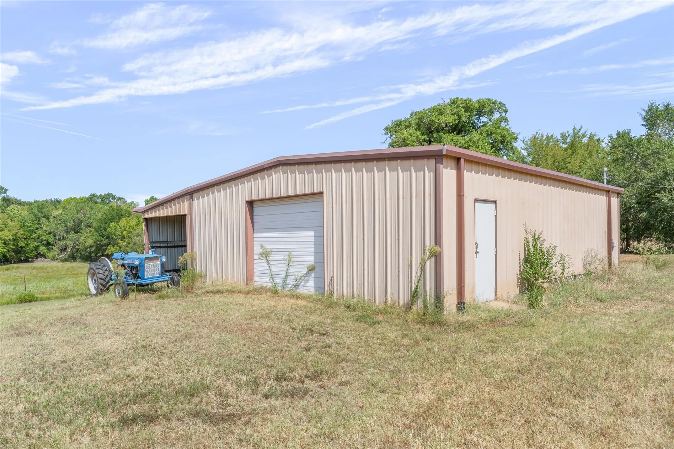 Single Family Residence For Sale in Van Zandt County , 9150 State Highway 198, Canton, Texas 75103, 2 Bedroom, 2 Bathroom, Garage spaces, 1,600 Sqft, built in 1999, mls#21368705, Real Estate Agent in Canton, Homes For Sale in Van Zandt county, Homes For Sale in Canton, Realtor in Canton Texas, Real Estate Brokerage Independent Realty Texas, Luminita Cordes Realtor