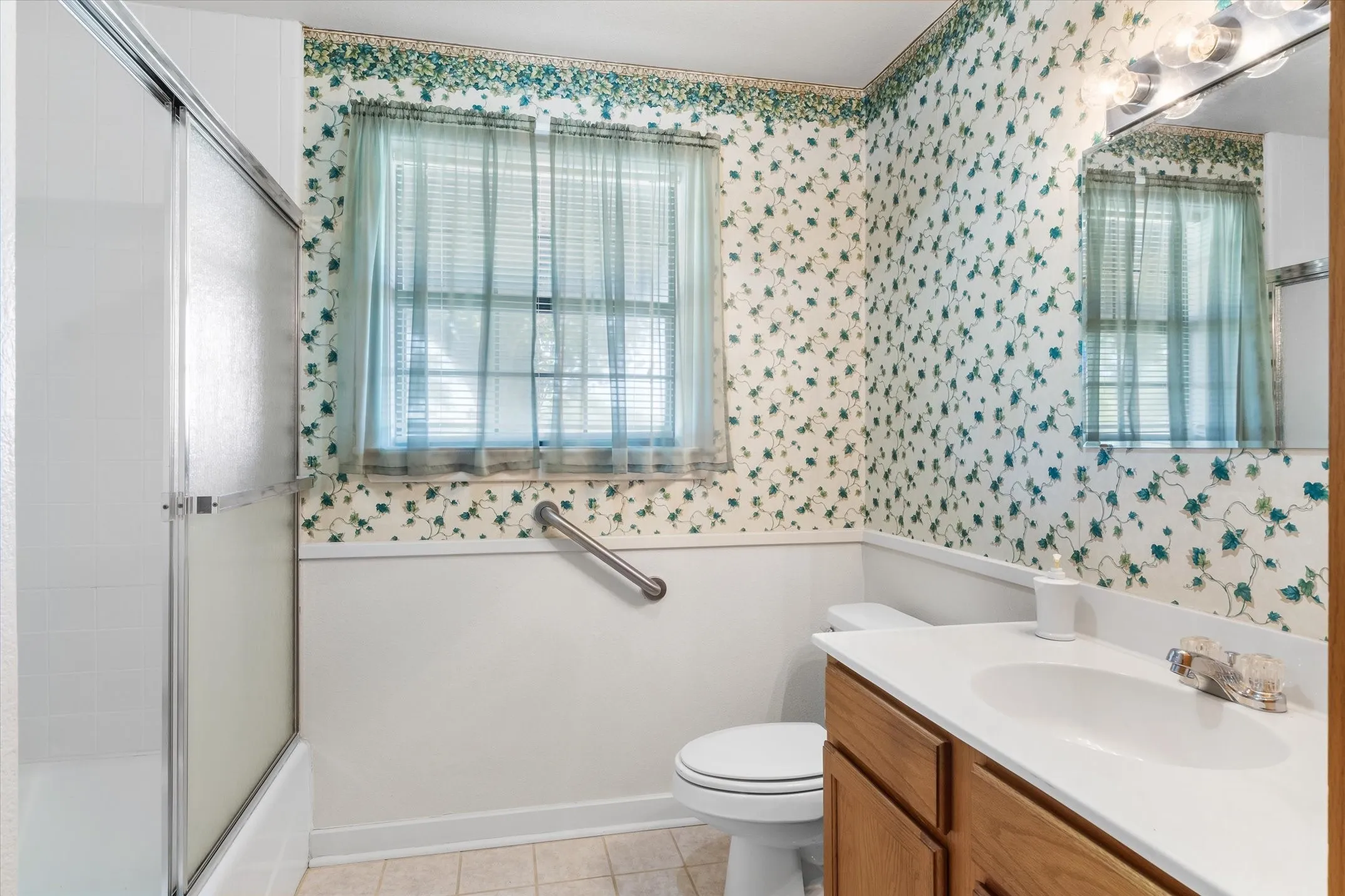 Single Family Residence For Sale in Van Zandt County , 9150 State Highway 198, Canton, Texas 75103, 2 Bedroom, 2 Bathroom, Garage spaces, 1,600 Sqft, built in 1999, mls#21368705, Real Estate Agent in Canton, Homes For Sale in Van Zandt county, Homes For Sale in Canton, Realtor in Canton Texas, Real Estate Brokerage Independent Realty Texas, Luminita Cordes Realtor