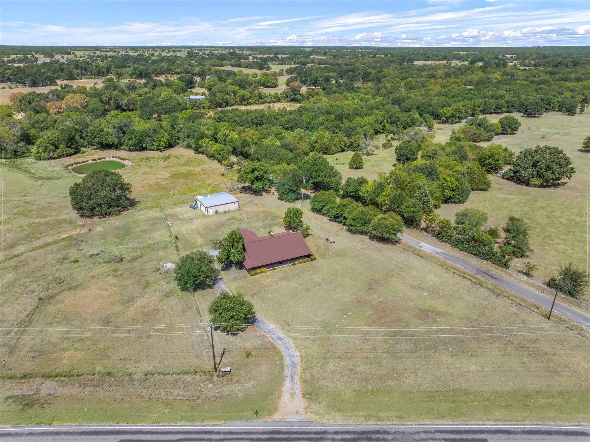 Single Family Residence For Sale in Van Zandt County , 9150 State Highway 198, Canton, Texas 75103, 2 Bedroom, 2 Bathroom, Garage spaces, 1,600 Sqft, built in 1999, mls#21368705, Real Estate Agent in Canton, Homes For Sale in Van Zandt county, Homes For Sale in Canton, Realtor in Canton Texas, Real Estate Brokerage Independent Realty Texas, Luminita Cordes Realtor