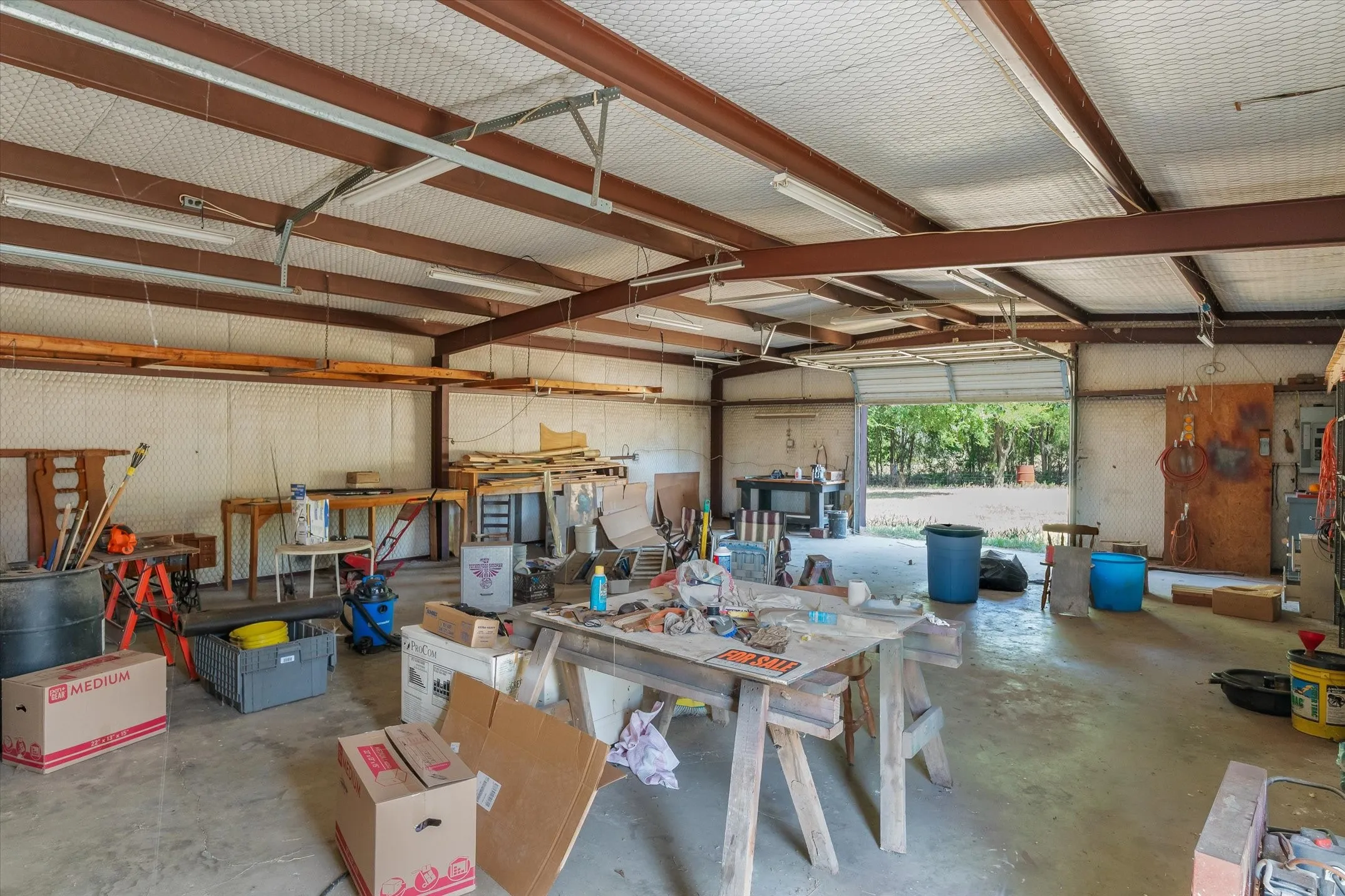 Single Family Residence For Sale in Van Zandt County , 9150 State Highway 198, Canton, Texas 75103, 2 Bedroom, 2 Bathroom, Garage spaces, 1,600 Sqft, built in 1999, mls#21368705, Real Estate Agent in Canton, Homes For Sale in Van Zandt county, Homes For Sale in Canton, Realtor in Canton Texas, Real Estate Brokerage Independent Realty Texas, Luminita Cordes Realtor
