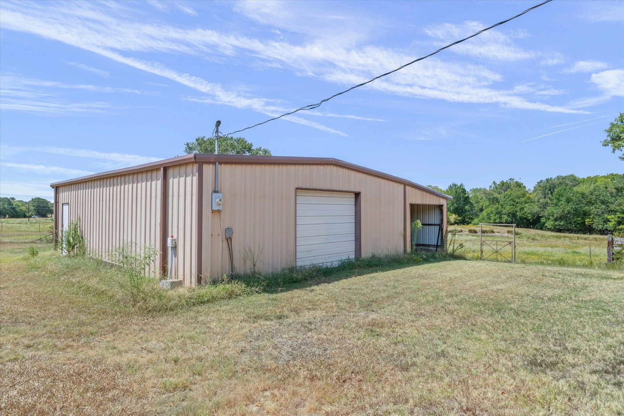 Single Family Residence For Sale in Van Zandt County , 9150 State Highway 198, Canton, Texas 75103, 2 Bedroom, 2 Bathroom, Garage spaces, 1,600 Sqft, built in 1999, mls#21368705, Real Estate Agent in Canton, Homes For Sale in Van Zandt county, Homes For Sale in Canton, Realtor in Canton Texas, Real Estate Brokerage Independent Realty Texas, Luminita Cordes Realtor