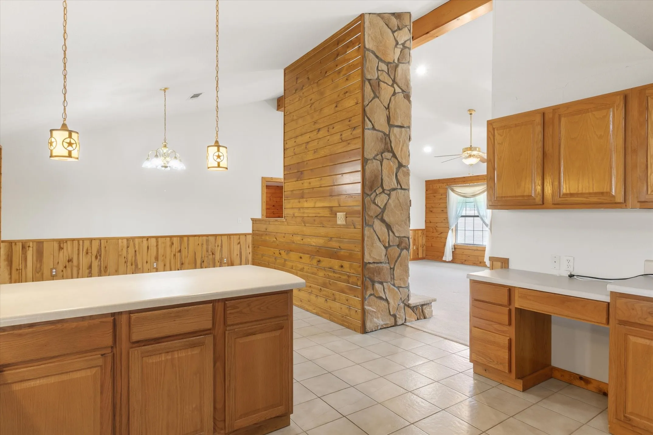 Single Family Residence For Sale in Van Zandt County , 9150 State Highway 198, Canton, Texas 75103, 2 Bedroom, 2 Bathroom, Garage spaces, 1,600 Sqft, built in 1999, mls#21368705, Real Estate Agent in Canton, Homes For Sale in Van Zandt county, Homes For Sale in Canton, Realtor in Canton Texas, Real Estate Brokerage Independent Realty Texas, Luminita Cordes Realtor