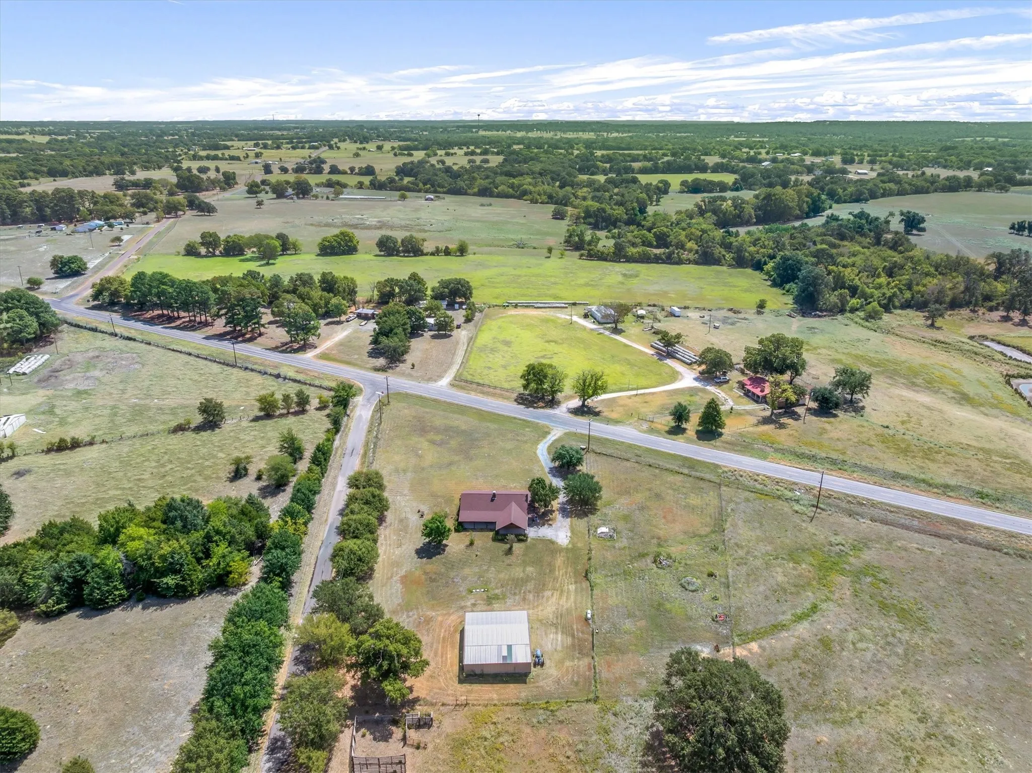 Single Family Residence For Sale in Van Zandt County , 9150 State Highway 198, Canton, Texas 75103, 2 Bedroom, 2 Bathroom, Garage spaces, 1,600 Sqft, built in 1999, mls#21368705, Real Estate Agent in Canton, Homes For Sale in Van Zandt county, Homes For Sale in Canton, Realtor in Canton Texas, Real Estate Brokerage Independent Realty Texas, Luminita Cordes Realtor