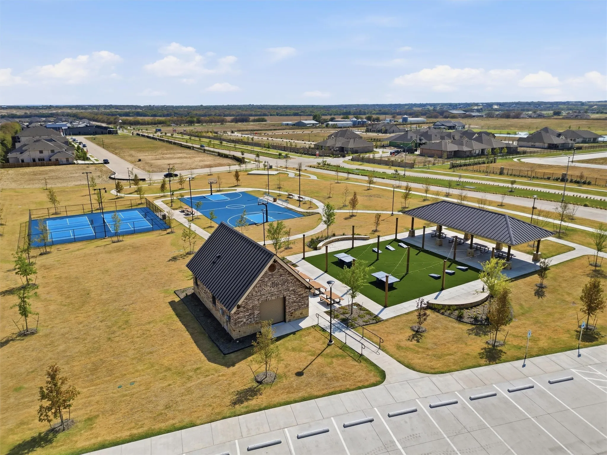 Single Family Residence For Sale in Denton County , 1003 Moss Grove Trail, Justin, Texas 76247, 4 Bedroom, 4 Bathroom, 3 Garage spaces, 3,741 Sqft, built in 2023, mls#21368647, Real Estate Agent in Justin, Homes For Sale in Denton county, Homes For Sale in Justin, Realtor in Justin Texas, Real Estate Brokerage Independent Realty Texas, Luminita Cordes Realtor