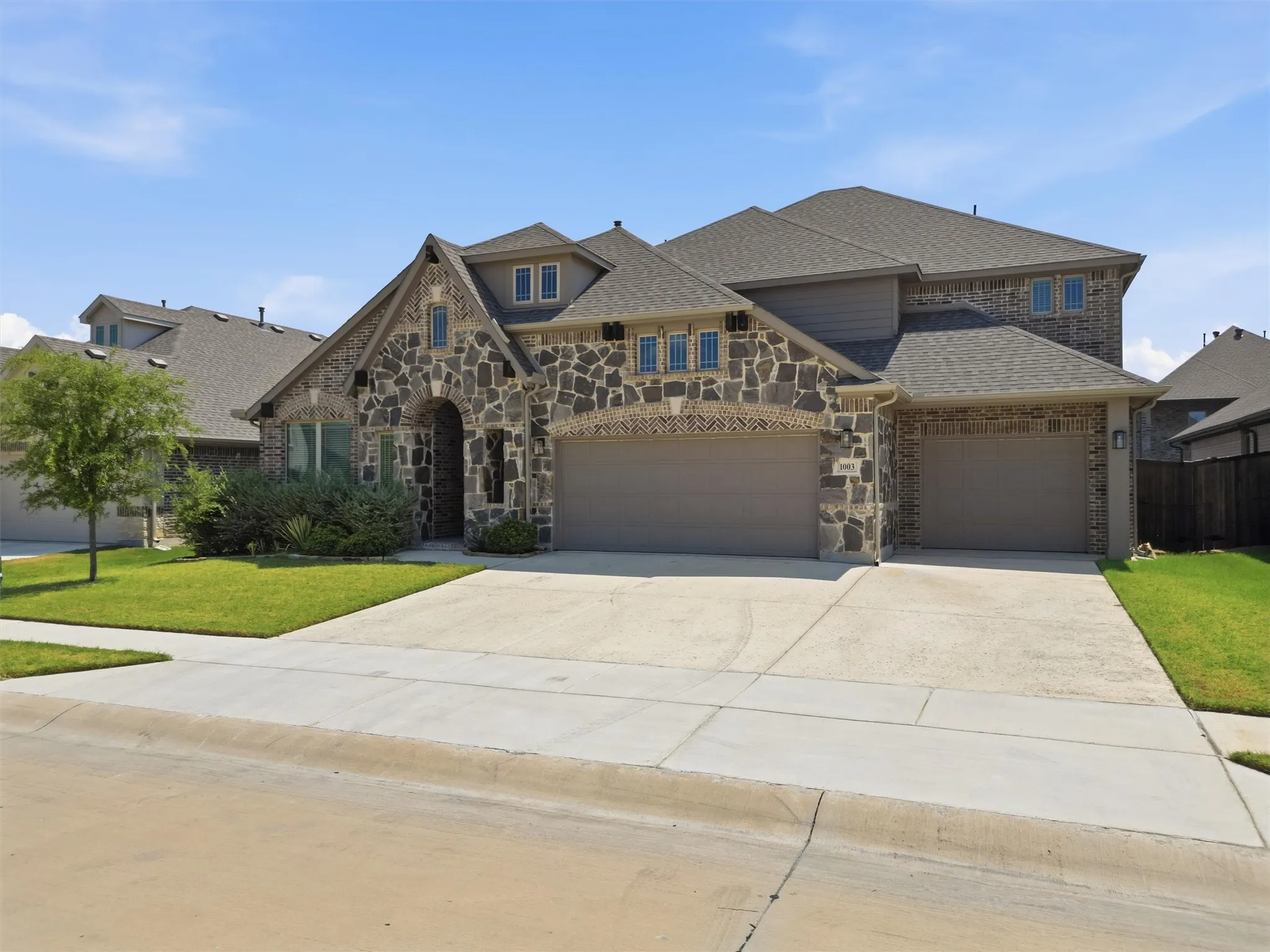 Single Family Residence For Sale in Denton County , 1003 Moss Grove Trail, Justin, Texas 76247, 4 Bedroom, 4 Bathroom, 3 Garage spaces, 3,741 Sqft, built in 2023, mls#21368647, Real Estate Agent in Justin, Homes For Sale in Denton county, Homes For Sale in Justin, Realtor in Justin Texas, Real Estate Brokerage Independent Realty Texas, Luminita Cordes Realtor