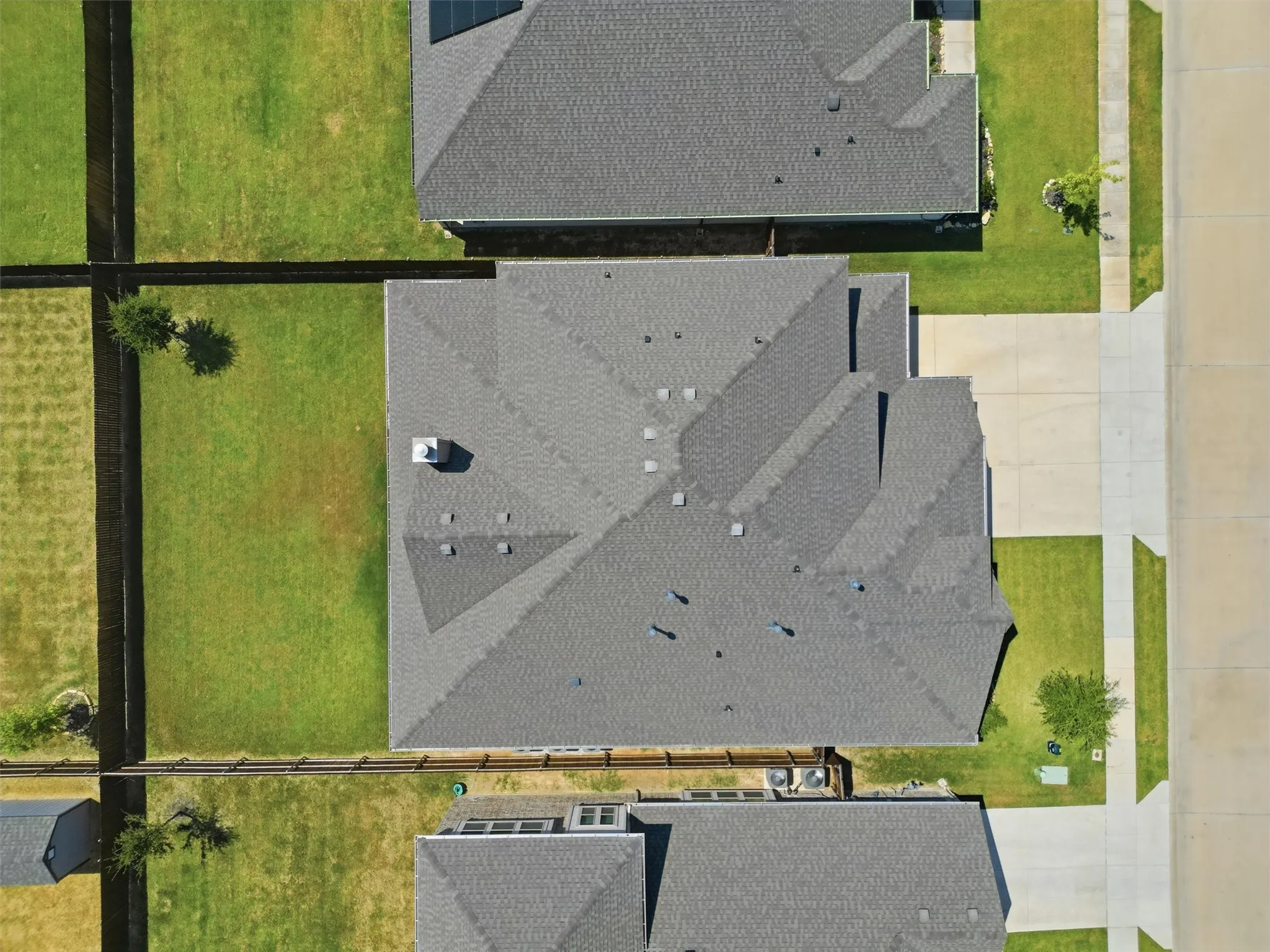 Single Family Residence For Sale in Denton County , 1003 Moss Grove Trail, Justin, Texas 76247, 4 Bedroom, 4 Bathroom, 3 Garage spaces, 3,741 Sqft, built in 2023, mls#21368647, Real Estate Agent in Justin, Homes For Sale in Denton county, Homes For Sale in Justin, Realtor in Justin Texas, Real Estate Brokerage Independent Realty Texas, Luminita Cordes Realtor