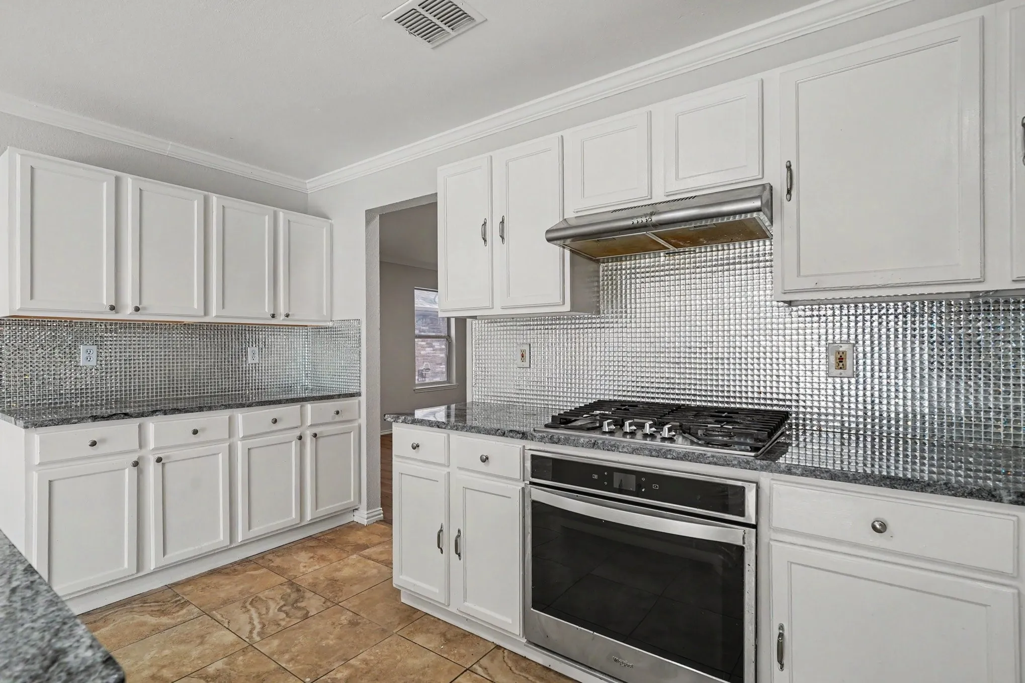 Single Family Residence For Sale in Tarrant County , 4800 Sleepy Ridge Circle, Fort Worth, Texas 76133, 4 Bedroom, 3 Bathroom, 2 Garage spaces, 3,261 Sqft, built in 2001, mls#21368448, Real Estate Agent in Fort Worth, Homes For Sale in Tarrant county, Homes For Sale in Fort Worth, Realtor in Fort Worth Texas, Real Estate Brokerage Independent Realty Texas, Luminita Cordes Realtor