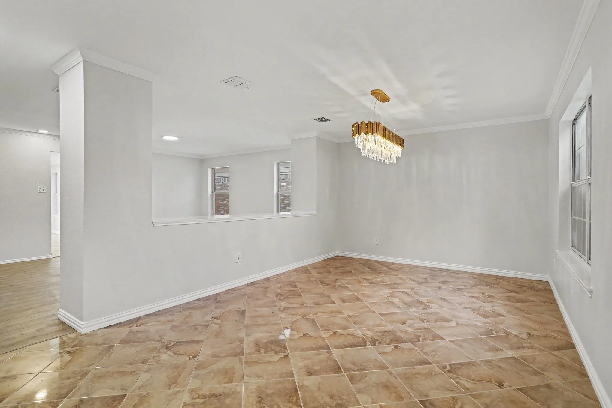Single Family Residence For Sale in Tarrant County , 4800 Sleepy Ridge Circle, Fort Worth, Texas 76133, 4 Bedroom, 3 Bathroom, 2 Garage spaces, 3,261 Sqft, built in 2001, mls#21368448, Real Estate Agent in Fort Worth, Homes For Sale in Tarrant county, Homes For Sale in Fort Worth, Realtor in Fort Worth Texas, Real Estate Brokerage Independent Realty Texas, Luminita Cordes Realtor