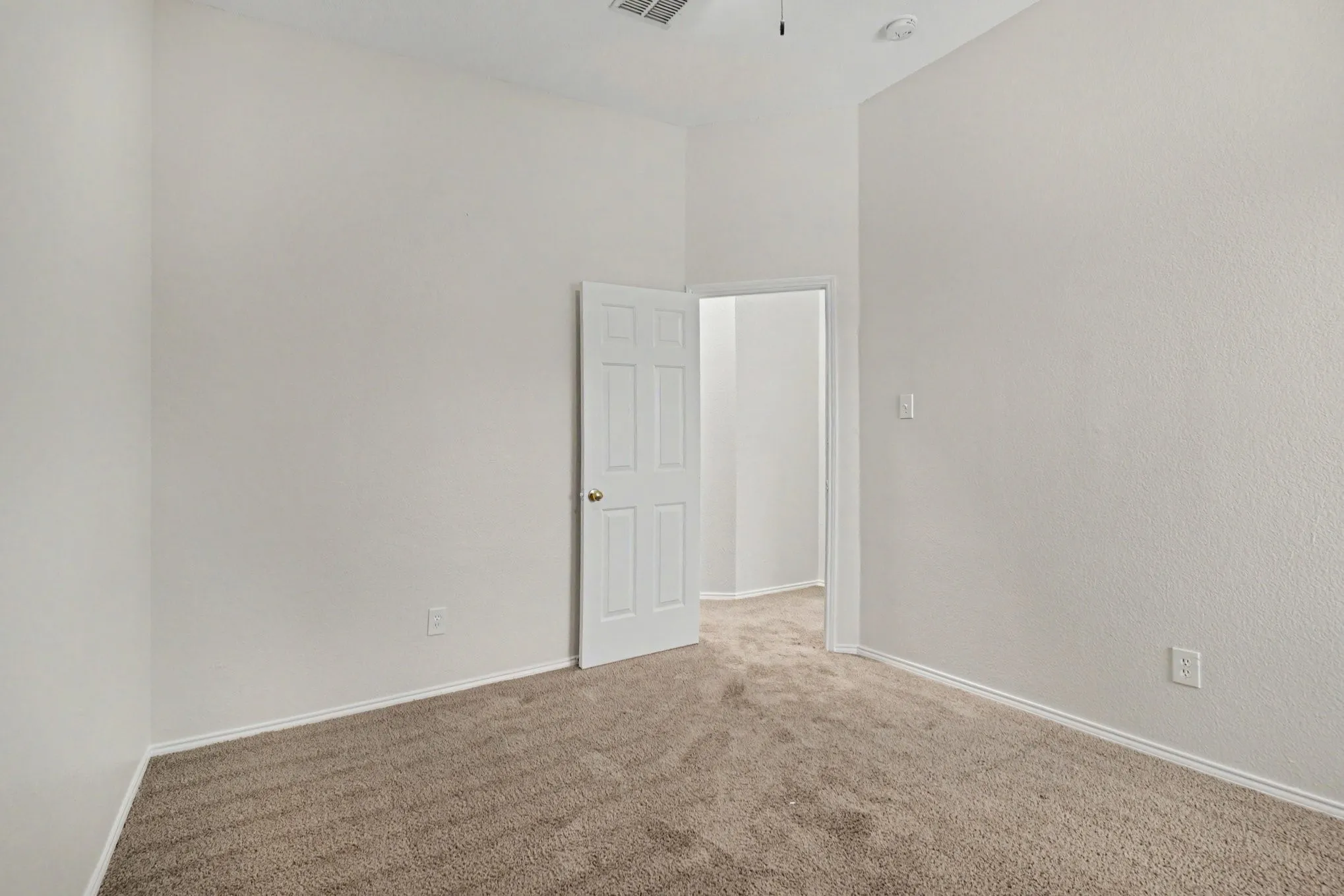 Single Family Residence For Sale in Tarrant County , 4800 Sleepy Ridge Circle, Fort Worth, Texas 76133, 4 Bedroom, 3 Bathroom, 2 Garage spaces, 3,261 Sqft, built in 2001, mls#21368448, Real Estate Agent in Fort Worth, Homes For Sale in Tarrant county, Homes For Sale in Fort Worth, Realtor in Fort Worth Texas, Real Estate Brokerage Independent Realty Texas, Luminita Cordes Realtor