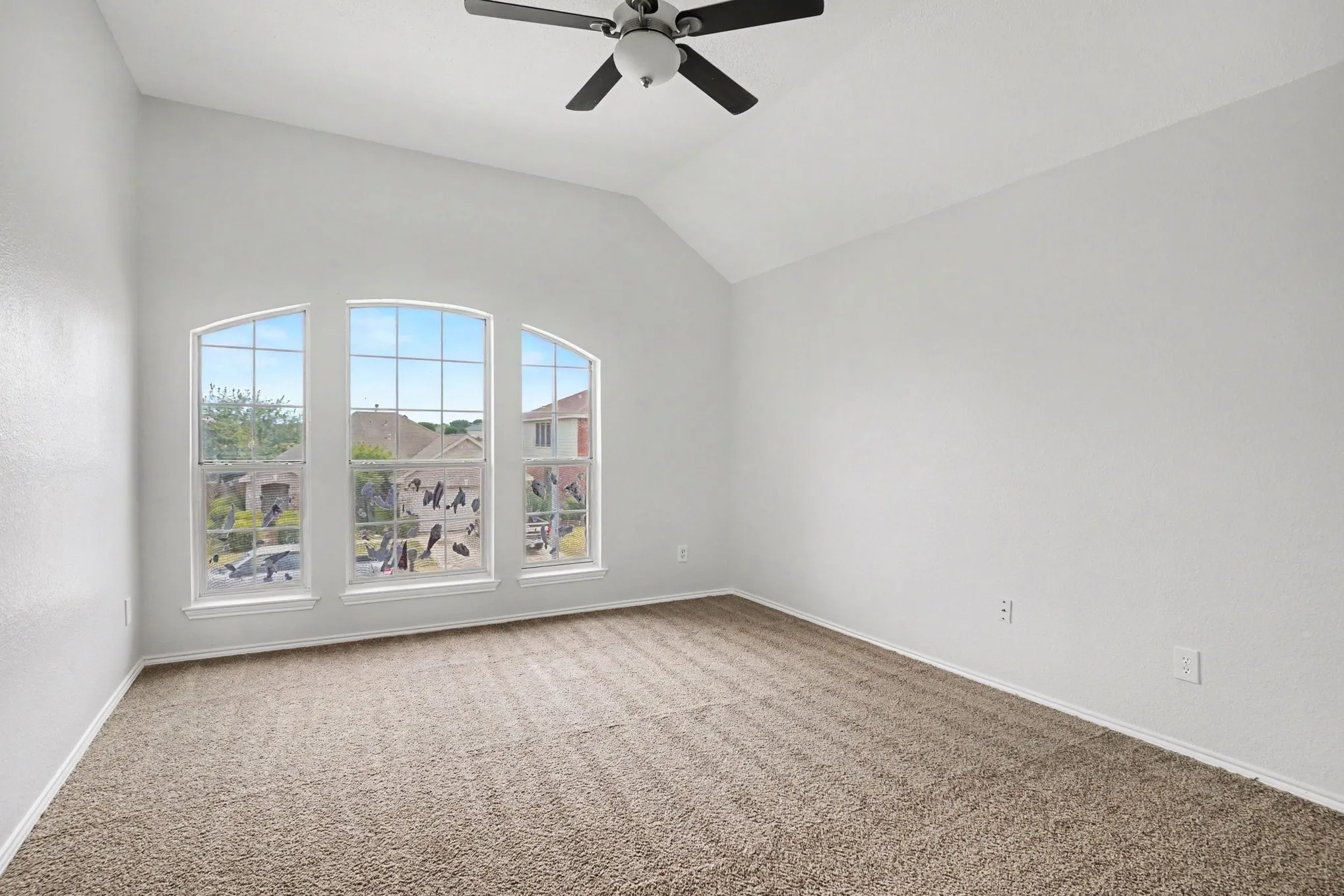 Single Family Residence For Sale in Tarrant County , 4800 Sleepy Ridge Circle, Fort Worth, Texas 76133, 4 Bedroom, 3 Bathroom, 2 Garage spaces, 3,261 Sqft, built in 2001, mls#21368448, Real Estate Agent in Fort Worth, Homes For Sale in Tarrant county, Homes For Sale in Fort Worth, Realtor in Fort Worth Texas, Real Estate Brokerage Independent Realty Texas, Luminita Cordes Realtor
