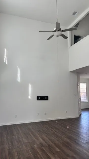 Single Family Residence For Rent in Dallas County , 5414 Riverwalk Parkway, Garland, Texas 75040, 4 Bedroom, 5 Bathroom, 2 Garage spaces, 2,466 Sqft, built in 2021, mls#21368513, Real Estate Agent in Garland, Homes For Rent in Dallas county, Homes For Rent in Garland, Realtor in Garland Texas, Real Estate Brokerage Independent Realty Texas, Luminita Cordes Realtor