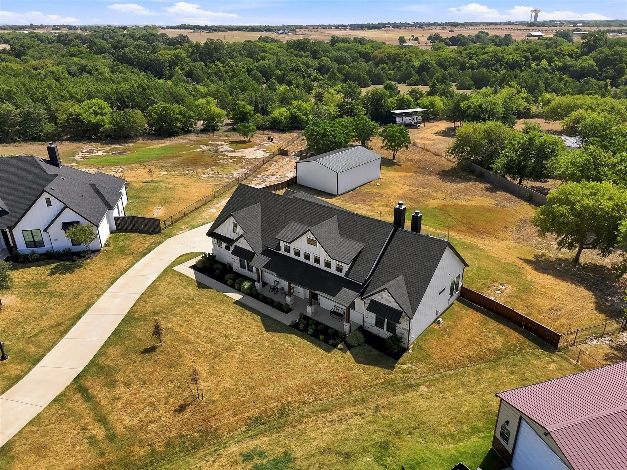 Single Family Residence For Sale in Ellis County , 21 Reid Court, Waxahachie, Texas 75167, 4 Bedroom, 3 Bathroom, 2 Garage spaces, 2,539 Sqft, built in 2022, mls#21368642, Real Estate Agent in Waxahachie, Homes For Sale in Ellis county, Homes For Sale in Waxahachie, Realtor in Waxahachie Texas, Real Estate Brokerage Independent Realty Texas, Luminita Cordes Realtor