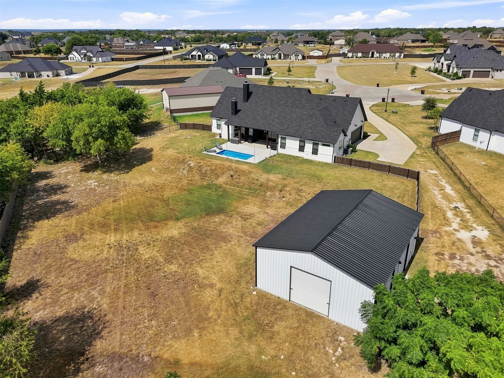 Single Family Residence For Sale in Ellis County , 21 Reid Court, Waxahachie, Texas 75167, 4 Bedroom, 3 Bathroom, 2 Garage spaces, 2,539 Sqft, built in 2022, mls#21368642, Real Estate Agent in Waxahachie, Homes For Sale in Ellis county, Homes For Sale in Waxahachie, Realtor in Waxahachie Texas, Real Estate Brokerage Independent Realty Texas, Luminita Cordes Realtor