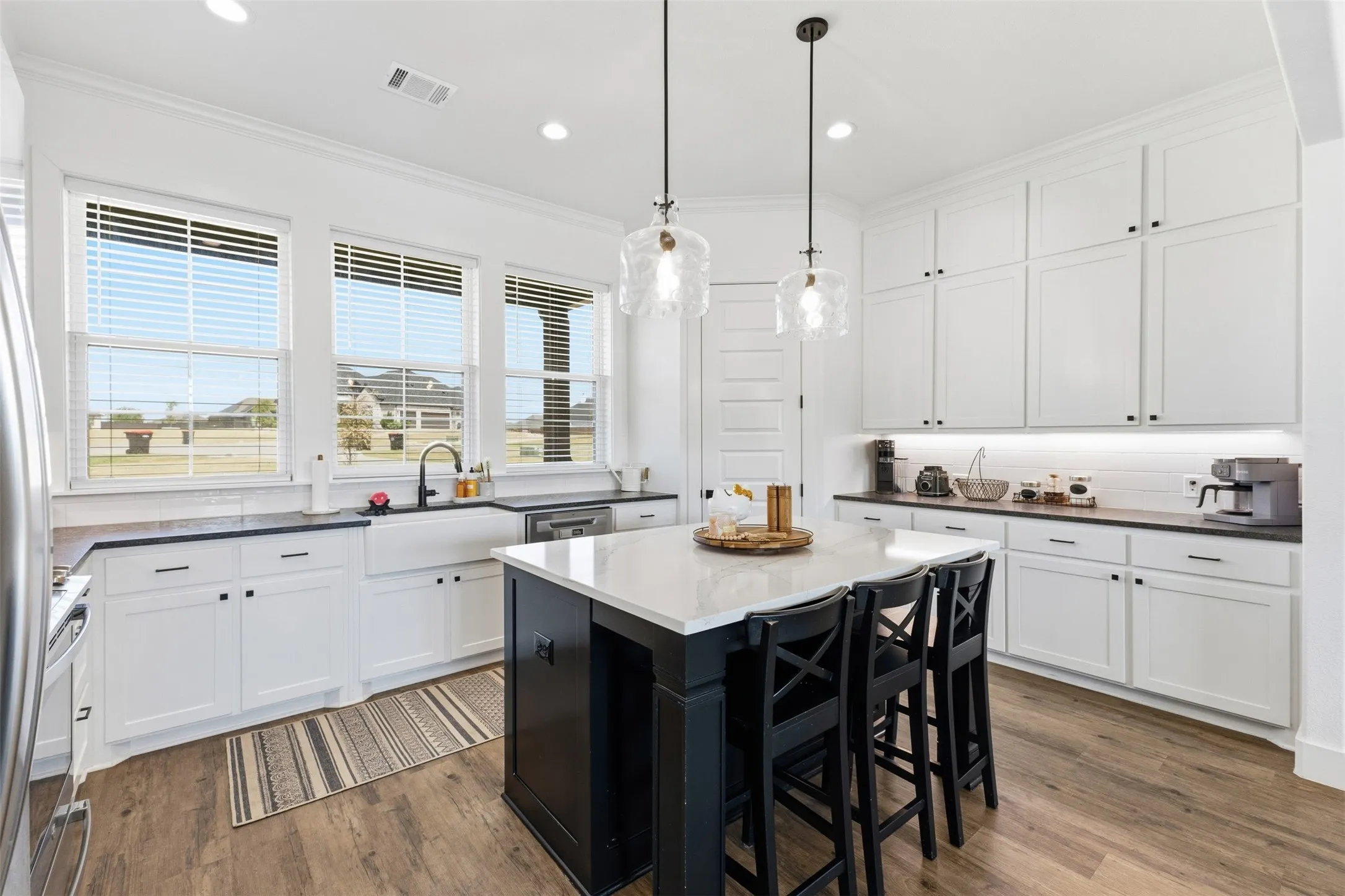 Single Family Residence For Sale in Ellis County , 21 Reid Court, Waxahachie, Texas 75167, 4 Bedroom, 3 Bathroom, 2 Garage spaces, 2,539 Sqft, built in 2022, mls#21368642, Real Estate Agent in Waxahachie, Homes For Sale in Ellis county, Homes For Sale in Waxahachie, Realtor in Waxahachie Texas, Real Estate Brokerage Independent Realty Texas, Luminita Cordes Realtor