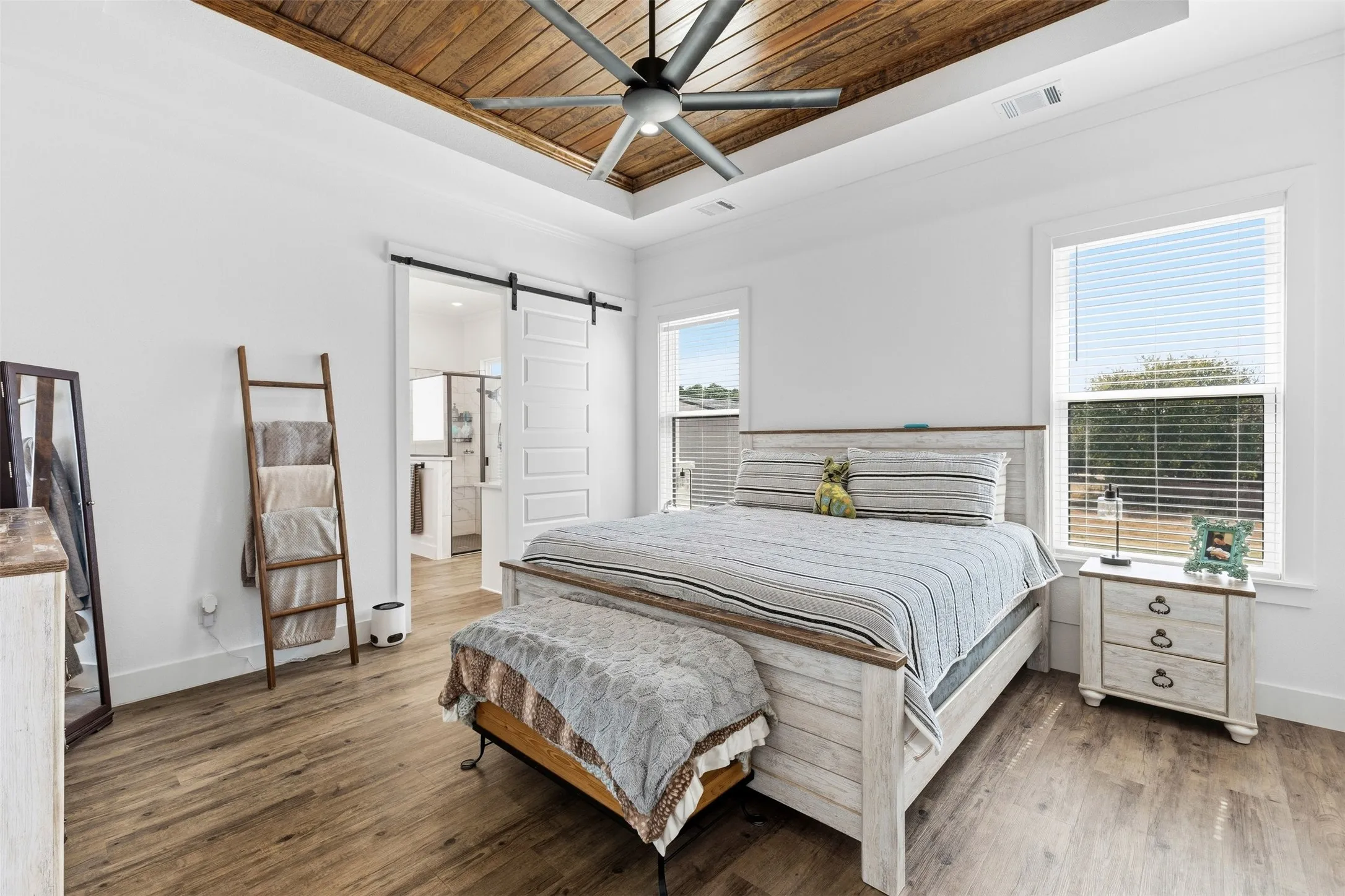 Single Family Residence For Sale in Ellis County , 21 Reid Court, Waxahachie, Texas 75167, 4 Bedroom, 3 Bathroom, 2 Garage spaces, 2,539 Sqft, built in 2022, mls#21368642, Real Estate Agent in Waxahachie, Homes For Sale in Ellis county, Homes For Sale in Waxahachie, Realtor in Waxahachie Texas, Real Estate Brokerage Independent Realty Texas, Luminita Cordes Realtor