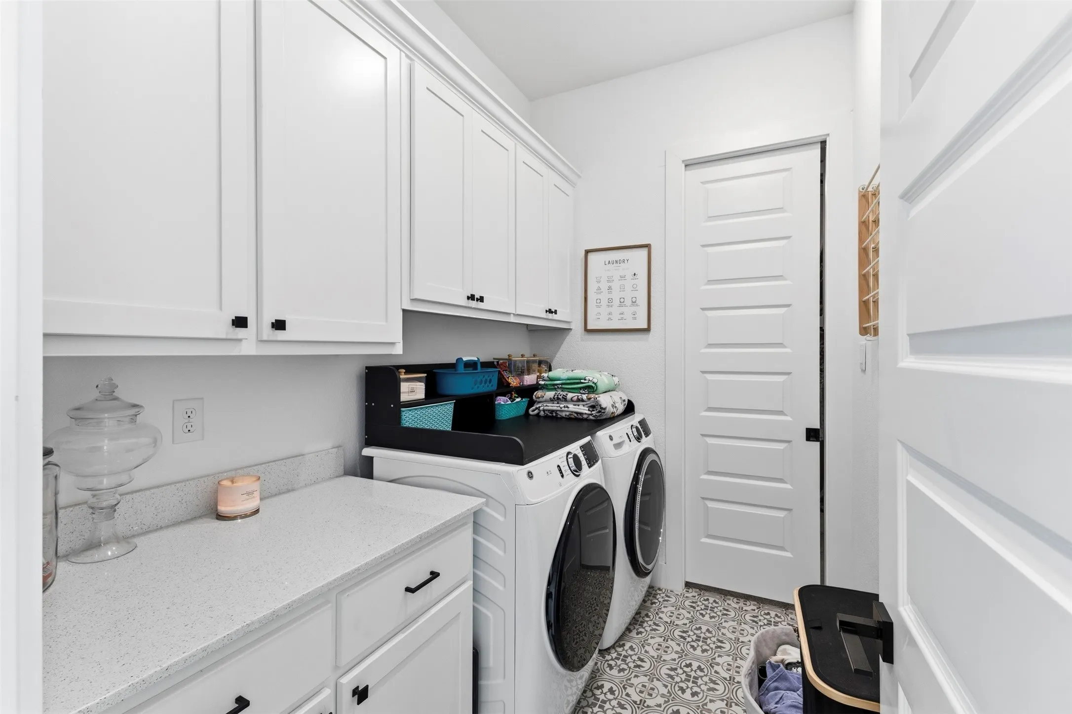 Single Family Residence For Sale in Ellis County , 21 Reid Court, Waxahachie, Texas 75167, 4 Bedroom, 3 Bathroom, 2 Garage spaces, 2,539 Sqft, built in 2022, mls#21368642, Real Estate Agent in Waxahachie, Homes For Sale in Ellis county, Homes For Sale in Waxahachie, Realtor in Waxahachie Texas, Real Estate Brokerage Independent Realty Texas, Luminita Cordes Realtor