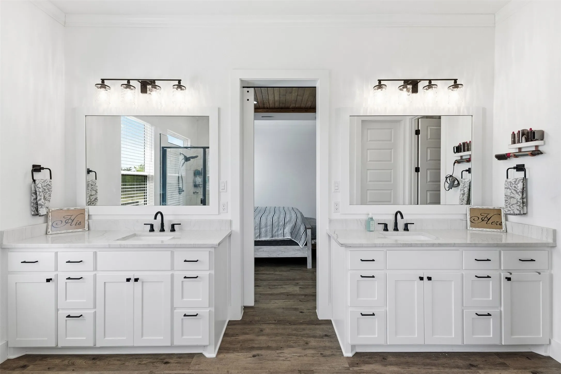 Single Family Residence For Sale in Ellis County , 21 Reid Court, Waxahachie, Texas 75167, 4 Bedroom, 3 Bathroom, 2 Garage spaces, 2,539 Sqft, built in 2022, mls#21368642, Real Estate Agent in Waxahachie, Homes For Sale in Ellis county, Homes For Sale in Waxahachie, Realtor in Waxahachie Texas, Real Estate Brokerage Independent Realty Texas, Luminita Cordes Realtor