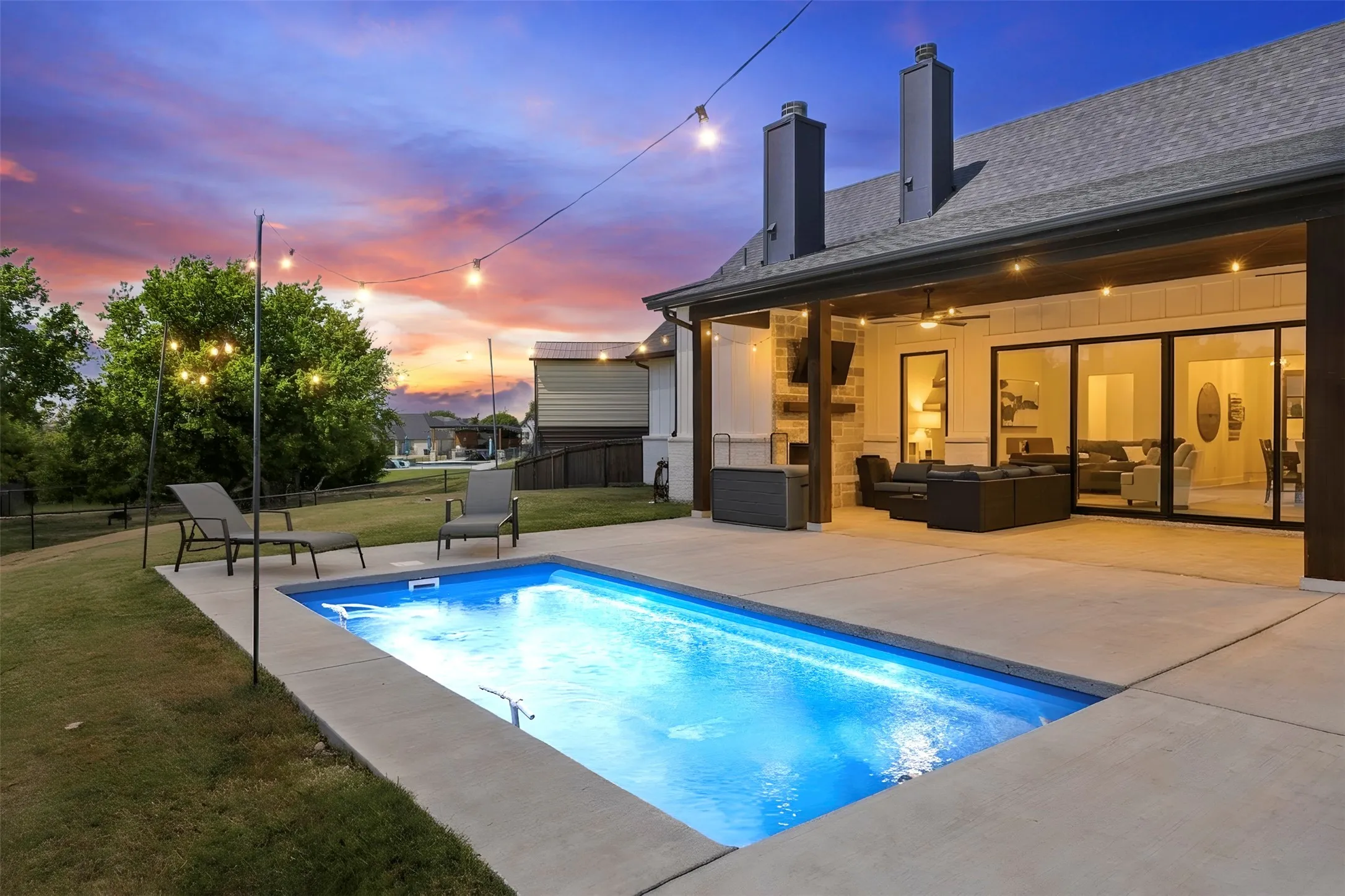 Single Family Residence For Sale in Ellis County , 21 Reid Court, Waxahachie, Texas 75167, 4 Bedroom, 3 Bathroom, 2 Garage spaces, 2,539 Sqft, built in 2022, mls#21368642, Real Estate Agent in Waxahachie, Homes For Sale in Ellis county, Homes For Sale in Waxahachie, Realtor in Waxahachie Texas, Real Estate Brokerage Independent Realty Texas, Luminita Cordes Realtor