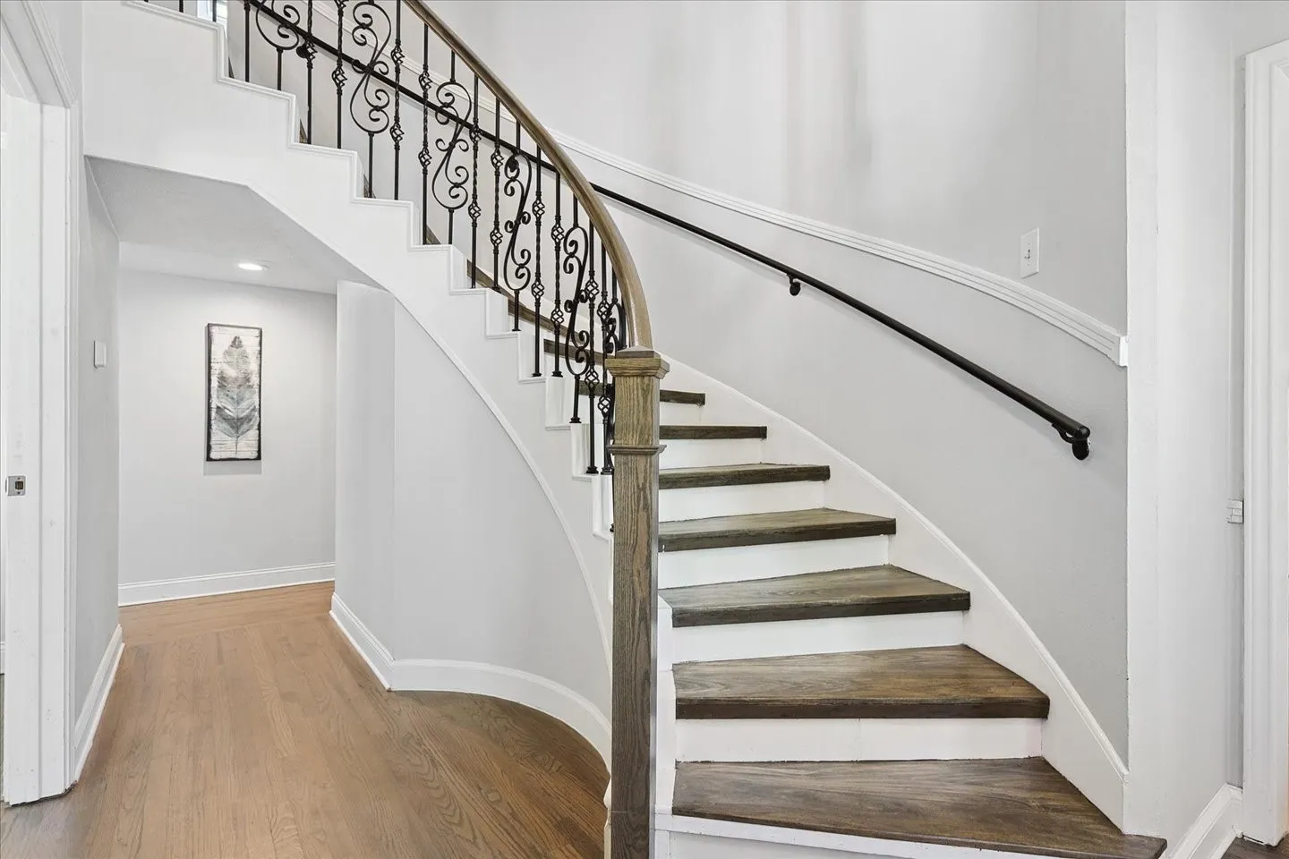 Single Family Residence For Rent in Dallas County , 3608 Courtdale, Farmers Branch, Texas 75234, 4 Bedroom, 3 Bathroom, Garage spaces, 2,867 Sqft, built in 1965, mls#21368735, Real Estate Agent in Farmers Branch, Homes For Rent in Dallas county, Homes For Rent in Farmers Branch, Realtor in Farmers Branch Texas, Real Estate Brokerage Independent Realty Texas, Luminita Cordes Realtor