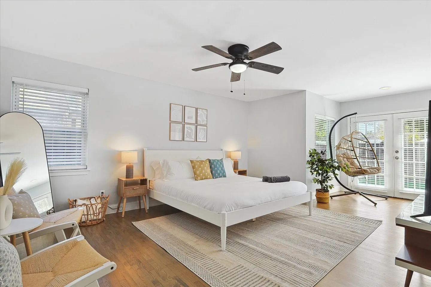 Single Family Residence For Rent in Dallas County , 3608 Courtdale, Farmers Branch, Texas 75234, 4 Bedroom, 3 Bathroom, Garage spaces, 2,867 Sqft, built in 1965, mls#21368735, Real Estate Agent in Farmers Branch, Homes For Rent in Dallas county, Homes For Rent in Farmers Branch, Realtor in Farmers Branch Texas, Real Estate Brokerage Independent Realty Texas, Luminita Cordes Realtor