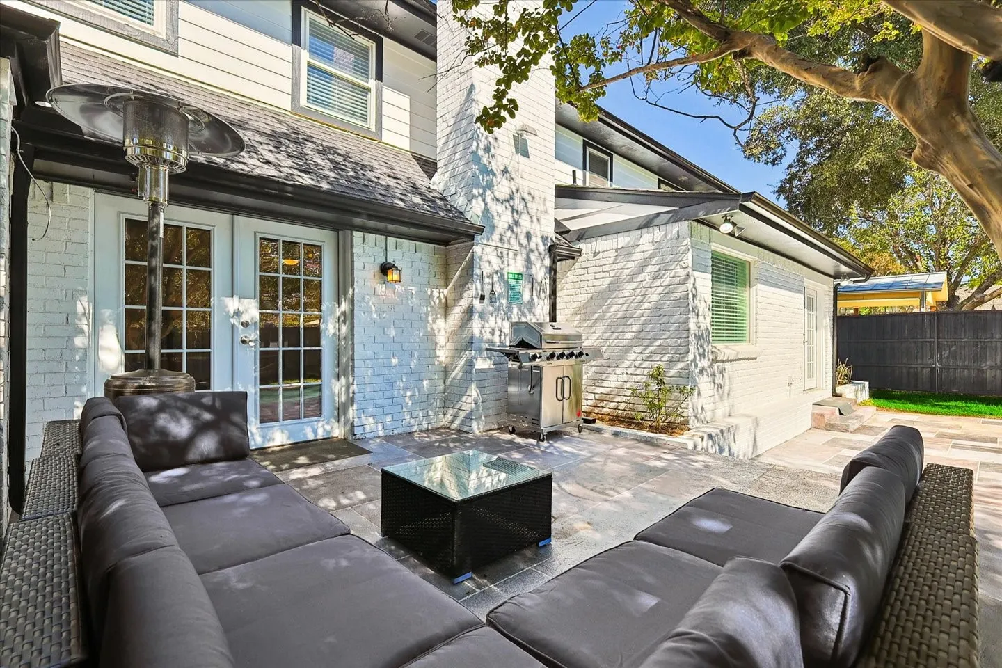 Single Family Residence For Rent in Dallas County , 3608 Courtdale, Farmers Branch, Texas 75234, 4 Bedroom, 3 Bathroom, Garage spaces, 2,867 Sqft, built in 1965, mls#21368735, Real Estate Agent in Farmers Branch, Homes For Rent in Dallas county, Homes For Rent in Farmers Branch, Realtor in Farmers Branch Texas, Real Estate Brokerage Independent Realty Texas, Luminita Cordes Realtor