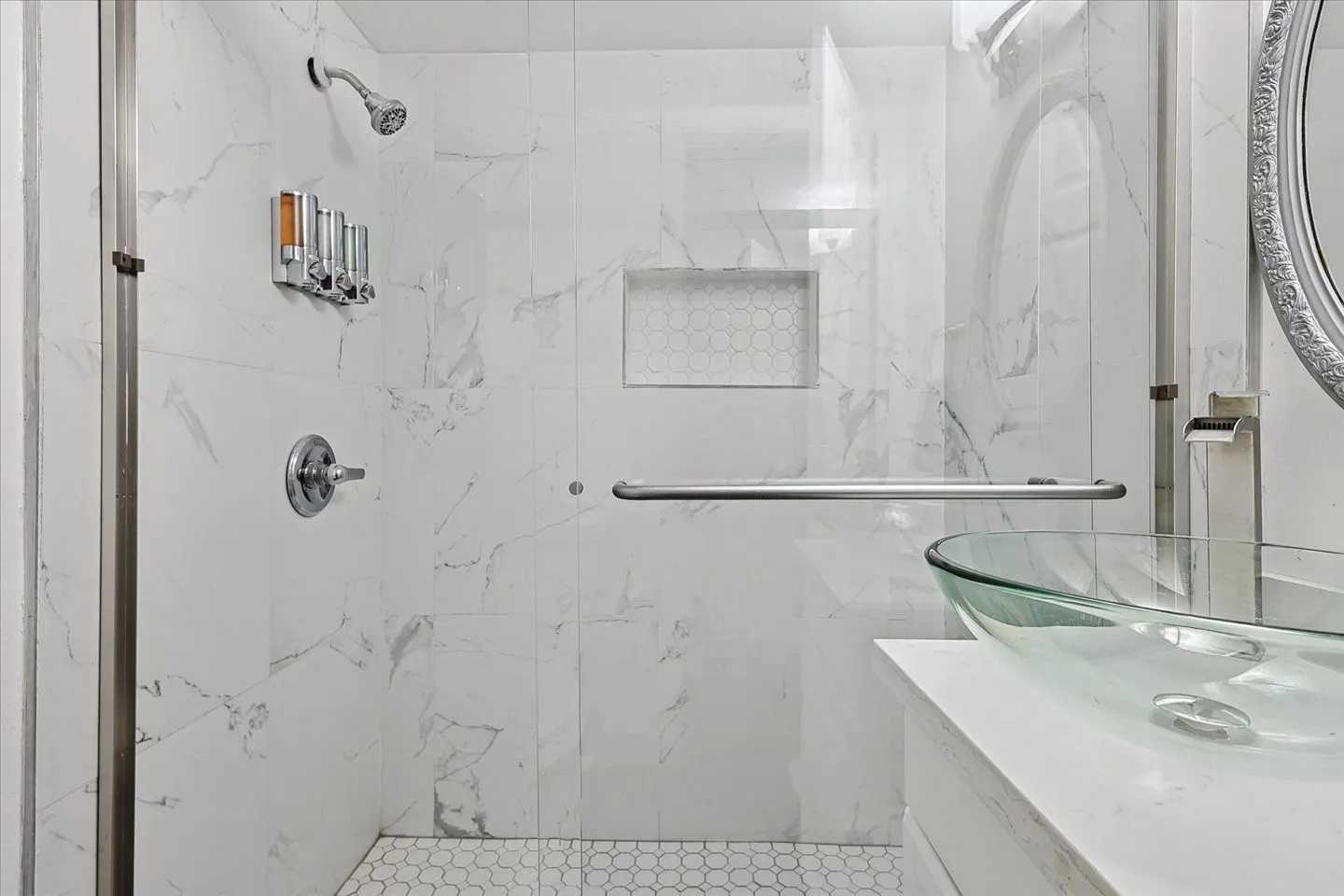 Single Family Residence For Rent in Dallas County , 3608 Courtdale, Farmers Branch, Texas 75234, 4 Bedroom, 3 Bathroom, Garage spaces, 2,867 Sqft, built in 1965, mls#21368735, Real Estate Agent in Farmers Branch, Homes For Rent in Dallas county, Homes For Rent in Farmers Branch, Realtor in Farmers Branch Texas, Real Estate Brokerage Independent Realty Texas, Luminita Cordes Realtor