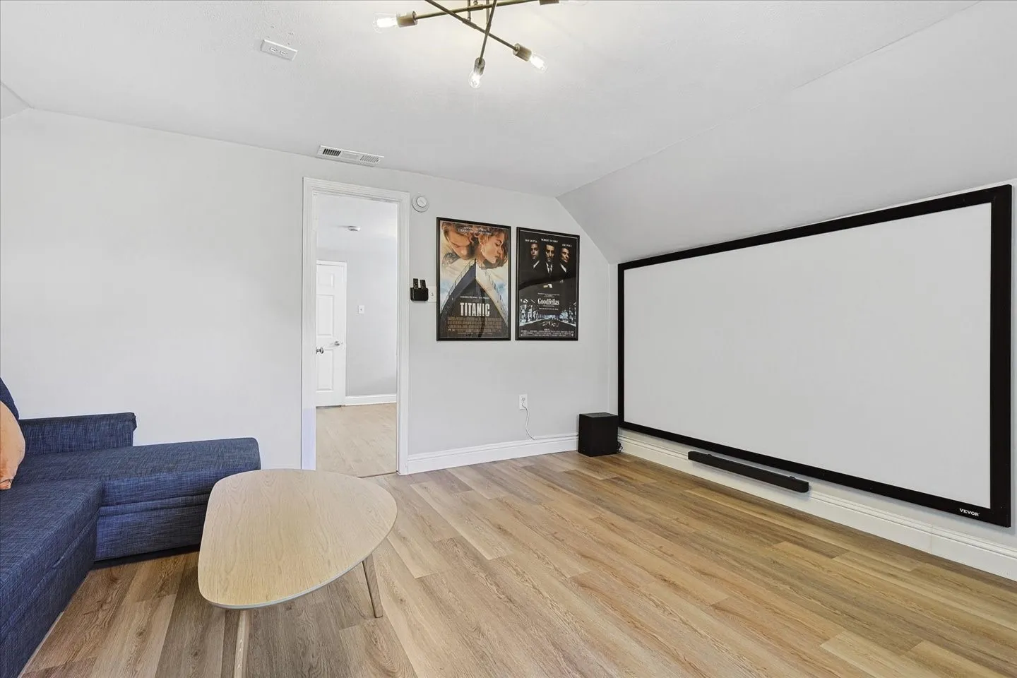 Single Family Residence For Rent in Dallas County , 3608 Courtdale, Farmers Branch, Texas 75234, 4 Bedroom, 3 Bathroom, Garage spaces, 2,867 Sqft, built in 1965, mls#21368735, Real Estate Agent in Farmers Branch, Homes For Rent in Dallas county, Homes For Rent in Farmers Branch, Realtor in Farmers Branch Texas, Real Estate Brokerage Independent Realty Texas, Luminita Cordes Realtor