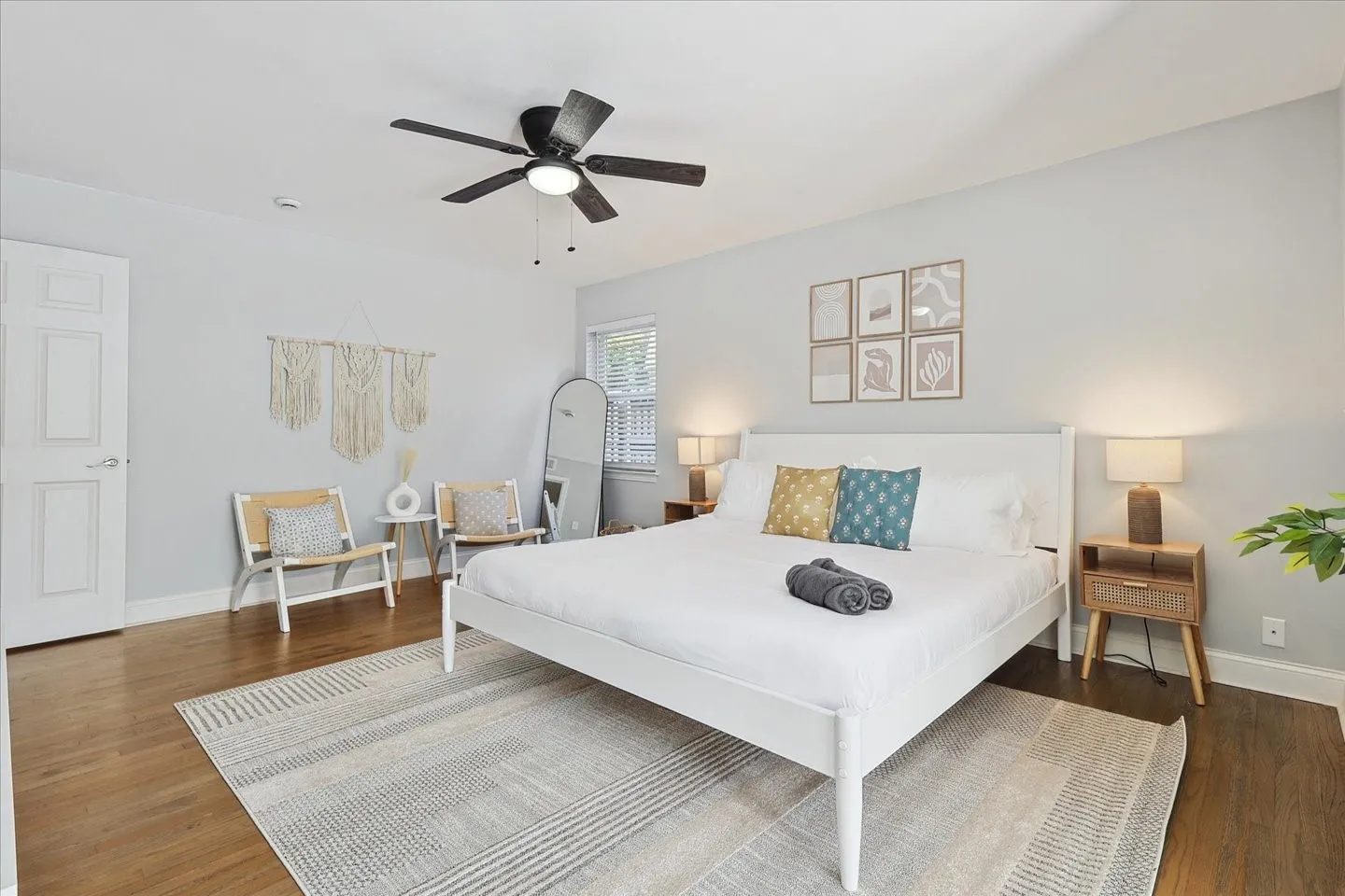 Single Family Residence For Rent in Dallas County , 3608 Courtdale, Farmers Branch, Texas 75234, 4 Bedroom, 3 Bathroom, Garage spaces, 2,867 Sqft, built in 1965, mls#21368735, Real Estate Agent in Farmers Branch, Homes For Rent in Dallas county, Homes For Rent in Farmers Branch, Realtor in Farmers Branch Texas, Real Estate Brokerage Independent Realty Texas, Luminita Cordes Realtor