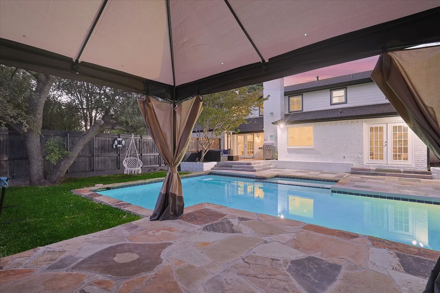 Single Family Residence For Rent in Dallas County , 3608 Courtdale, Farmers Branch, Texas 75234, 4 Bedroom, 3 Bathroom, Garage spaces, 2,867 Sqft, built in 1965, mls#21368735, Real Estate Agent in Farmers Branch, Homes For Rent in Dallas county, Homes For Rent in Farmers Branch, Realtor in Farmers Branch Texas, Real Estate Brokerage Independent Realty Texas, Luminita Cordes Realtor