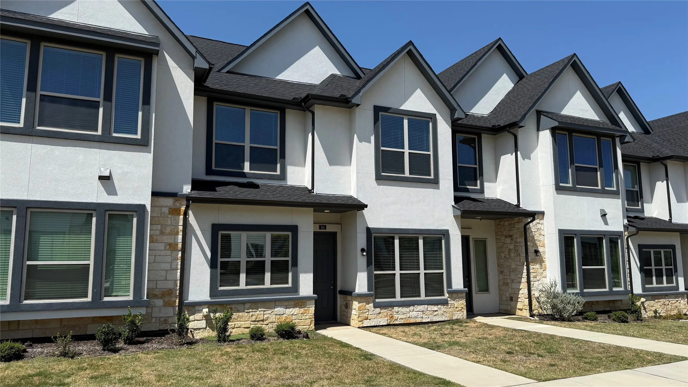 Townhouse For Rent in Denton County , 366 Buck Ridge Drive, Frisco, Texas 75068, 4 Bedroom, 3 Bathroom, 2 Garage spaces, 2,097 Sqft, built in 2023, mls#21368741, Real Estate Agent in Frisco, Homes For Rent in Denton county, Homes For Rent in Frisco, Realtor in Frisco Texas, Real Estate Brokerage Independent Realty Texas, Luminita Cordes Realtor