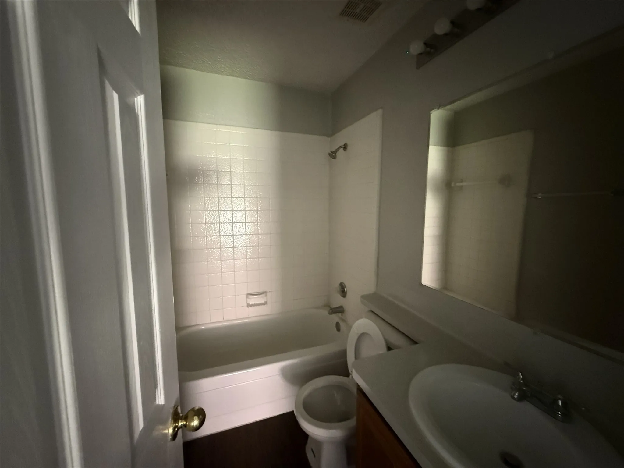 Single Family Residence For Sale in Dallas County , 404 Seminary Ridge, Mesquite, Texas 75149, 3 Bedroom, 2 Bathroom, 2 Garage spaces, 1,294 Sqft, built in 1987, mls#21368743, Real Estate Agent in Mesquite, Homes For Sale in Dallas county, Homes For Sale in Mesquite, Realtor in Mesquite Texas, Real Estate Brokerage Independent Realty Texas, Luminita Cordes Realtor