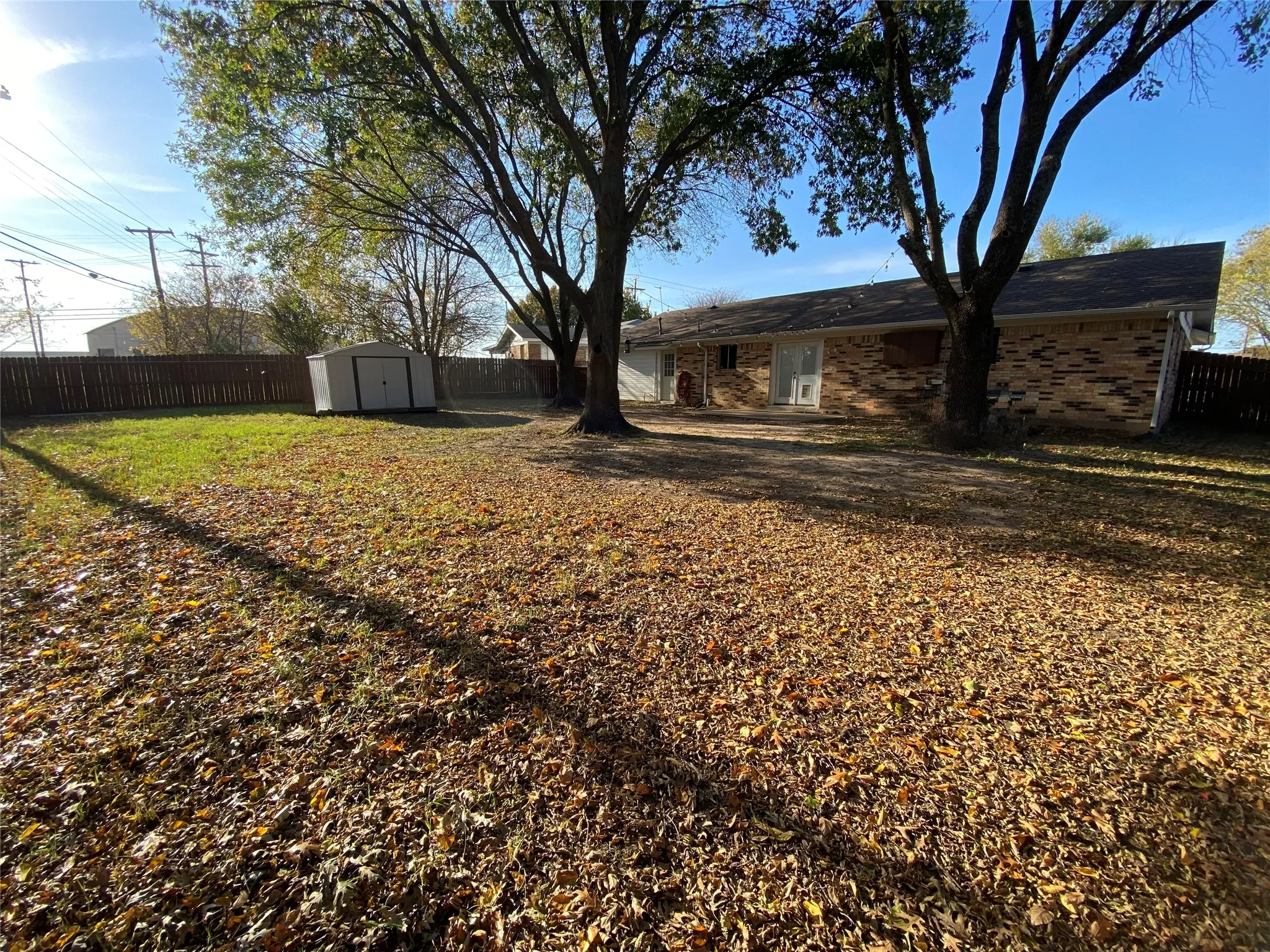 Single Family Residence For Sale in Grayson County , 1205 S Valentine Drive, Sherman, Texas 75090, 3 Bedroom, 2 Bathroom, 2 Garage spaces, 1,300 Sqft, built in 1964, mls#21367851, Real Estate Agent in Sherman, Homes For Sale in Grayson county, Homes For Sale in Sherman, Realtor in Sherman Texas, Real Estate Brokerage Independent Realty Texas, Luminita Cordes Realtor