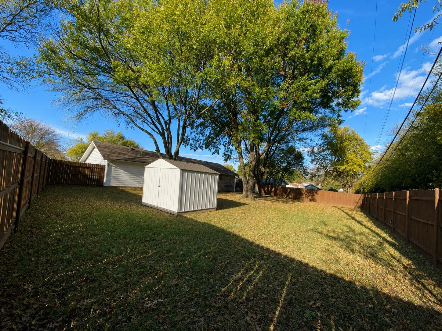 Single Family Residence For Sale in Grayson County , 1205 S Valentine Drive, Sherman, Texas 75090, 3 Bedroom, 2 Bathroom, 2 Garage spaces, 1,300 Sqft, built in 1964, mls#21367851, Real Estate Agent in Sherman, Homes For Sale in Grayson county, Homes For Sale in Sherman, Realtor in Sherman Texas, Real Estate Brokerage Independent Realty Texas, Luminita Cordes Realtor