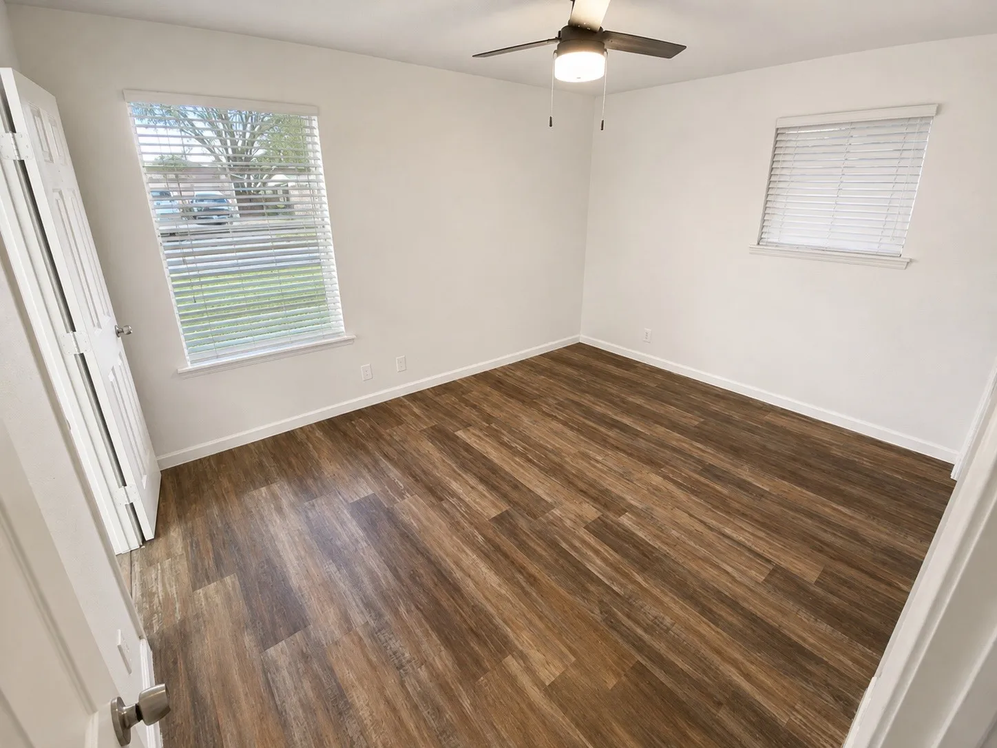 Single Family Residence For Sale in Grayson County , 1205 S Valentine Drive, Sherman, Texas 75090, 3 Bedroom, 2 Bathroom, 2 Garage spaces, 1,300 Sqft, built in 1964, mls#21367851, Real Estate Agent in Sherman, Homes For Sale in Grayson county, Homes For Sale in Sherman, Realtor in Sherman Texas, Real Estate Brokerage Independent Realty Texas, Luminita Cordes Realtor