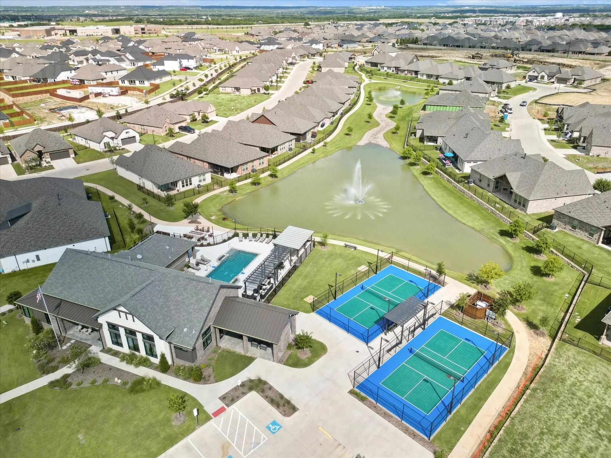 Single Family Residence For Sale in Johnson County , 918 Capella Lane, Mansfield, Texas 76063, 2 Bedroom, 2 Bathroom, 2 Garage spaces, 2,267 Sqft, built in 2022, mls#21367339, Real Estate Agent in Mansfield, Homes For Sale in Johnson county, Homes For Sale in Mansfield, Realtor in Mansfield Texas, Real Estate Brokerage Independent Realty Texas, Luminita Cordes Realtor