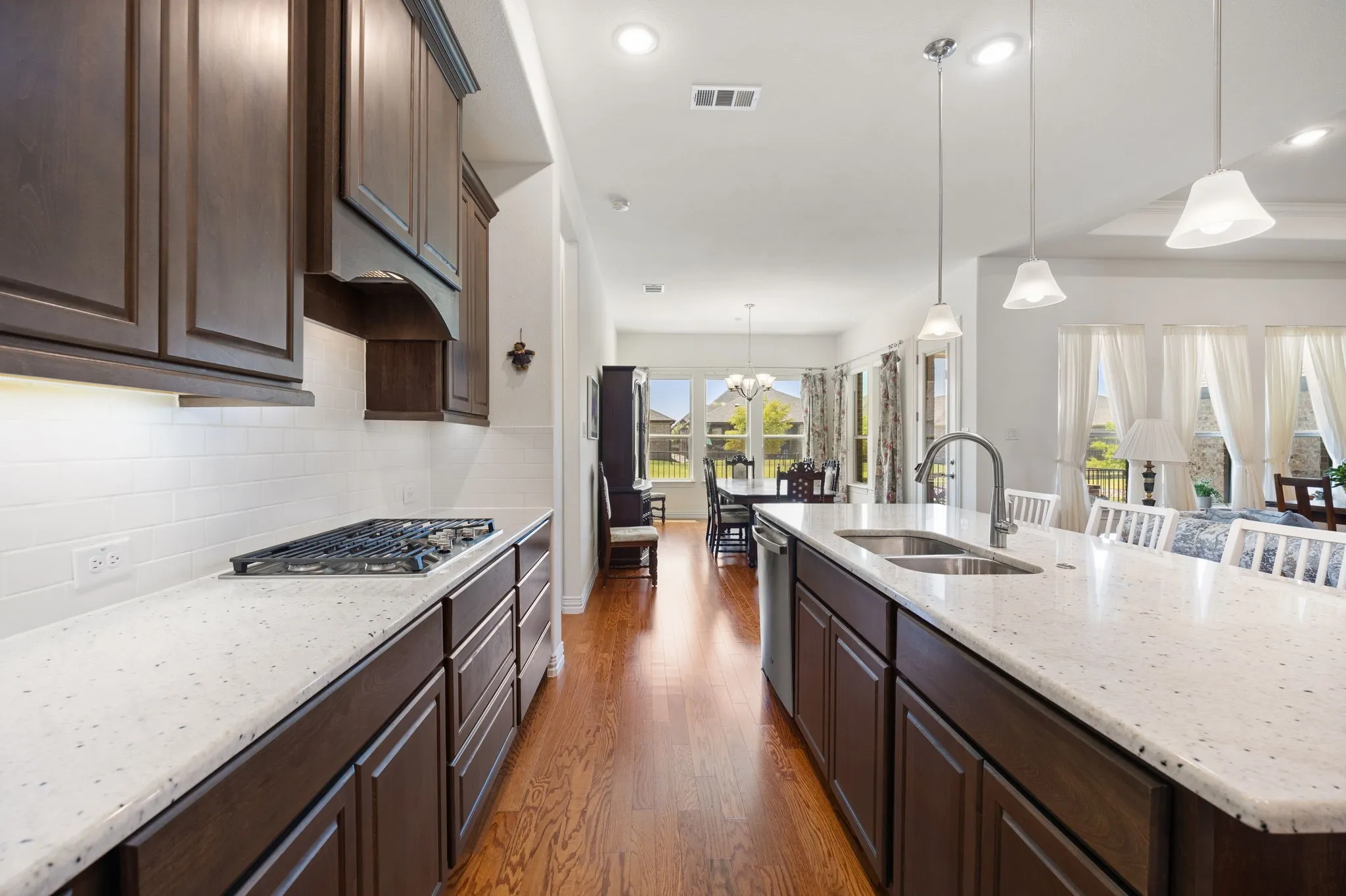 Single Family Residence For Sale in Johnson County , 918 Capella Lane, Mansfield, Texas 76063, 2 Bedroom, 2 Bathroom, 2 Garage spaces, 2,267 Sqft, built in 2022, mls#21367339, Real Estate Agent in Mansfield, Homes For Sale in Johnson county, Homes For Sale in Mansfield, Realtor in Mansfield Texas, Real Estate Brokerage Independent Realty Texas, Luminita Cordes Realtor