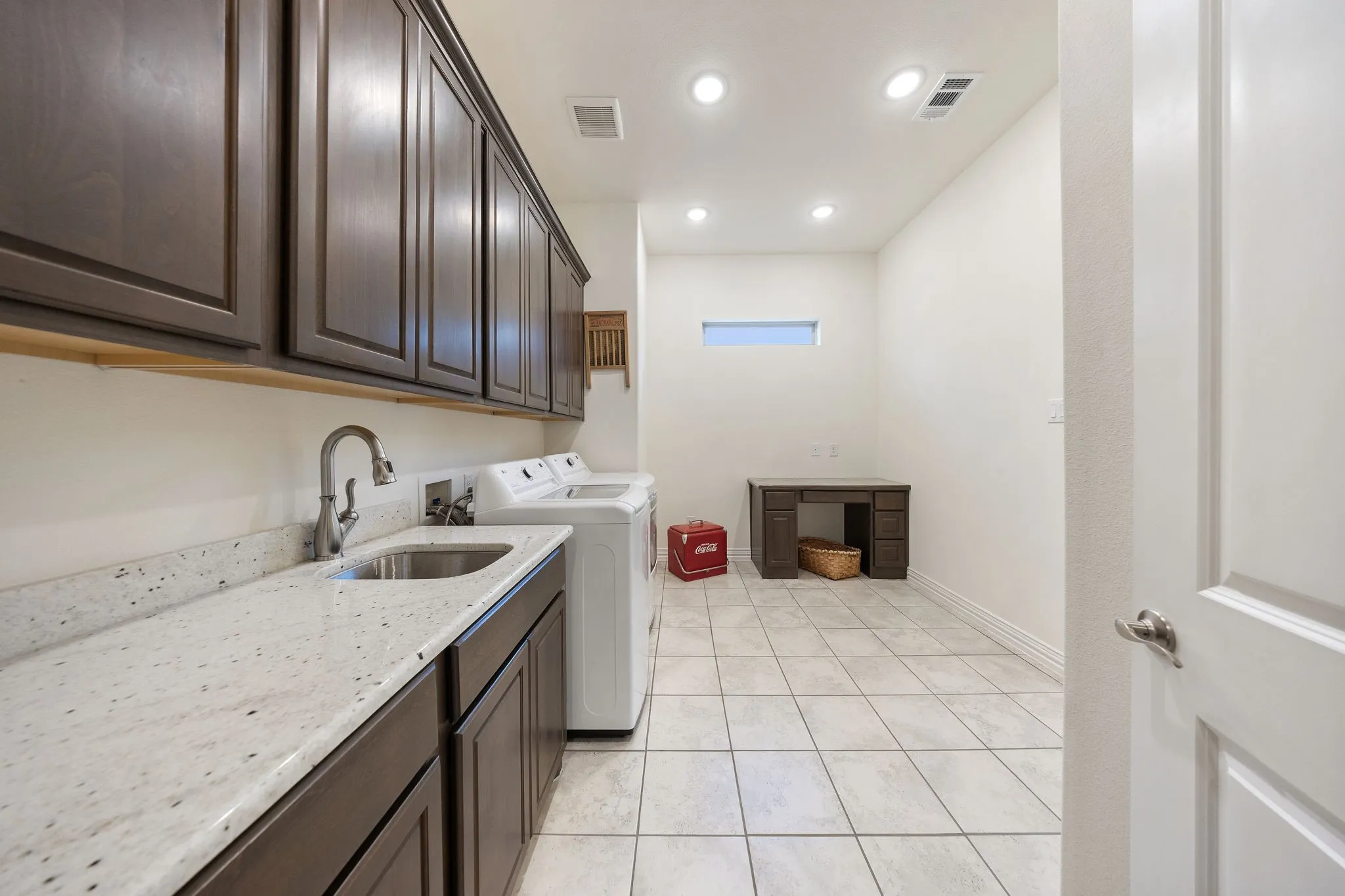 Single Family Residence For Sale in Johnson County , 918 Capella Lane, Mansfield, Texas 76063, 2 Bedroom, 2 Bathroom, 2 Garage spaces, 2,267 Sqft, built in 2022, mls#21367339, Real Estate Agent in Mansfield, Homes For Sale in Johnson county, Homes For Sale in Mansfield, Realtor in Mansfield Texas, Real Estate Brokerage Independent Realty Texas, Luminita Cordes Realtor