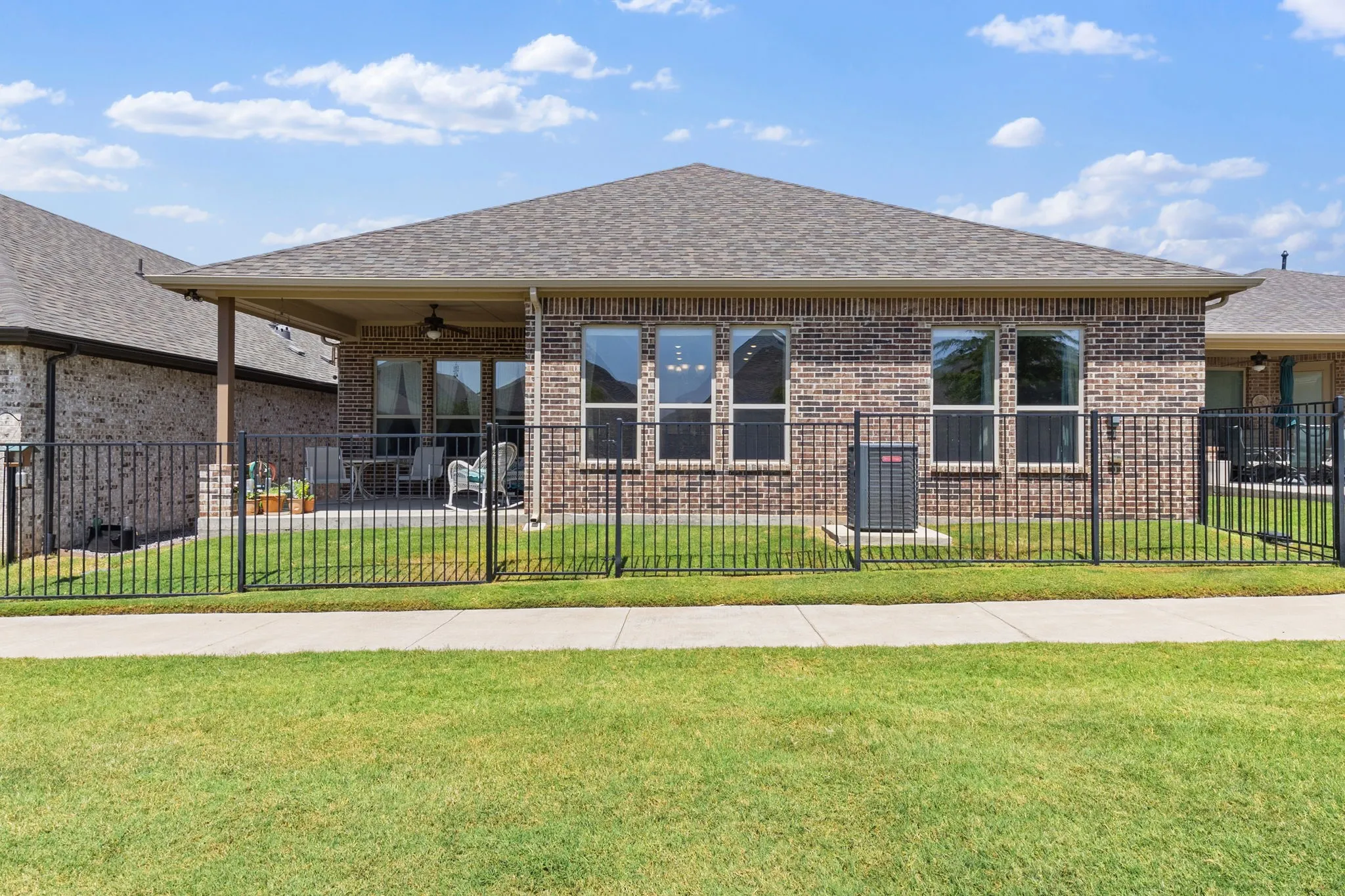 Single Family Residence For Sale in Johnson County , 918 Capella Lane, Mansfield, Texas 76063, 2 Bedroom, 2 Bathroom, 2 Garage spaces, 2,267 Sqft, built in 2022, mls#21367339, Real Estate Agent in Mansfield, Homes For Sale in Johnson county, Homes For Sale in Mansfield, Realtor in Mansfield Texas, Real Estate Brokerage Independent Realty Texas, Luminita Cordes Realtor