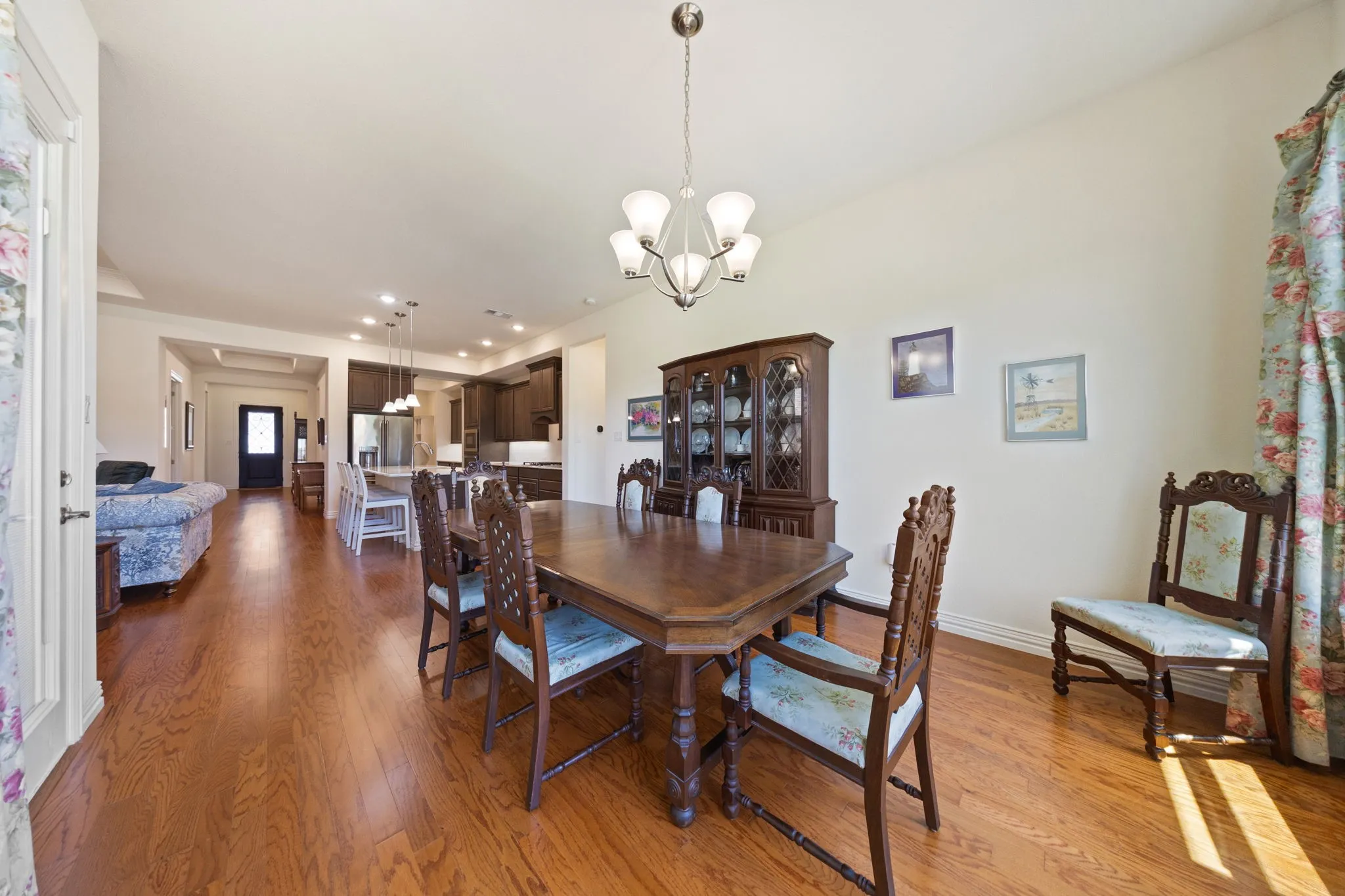 Single Family Residence For Sale in Johnson County , 918 Capella Lane, Mansfield, Texas 76063, 2 Bedroom, 2 Bathroom, 2 Garage spaces, 2,267 Sqft, built in 2022, mls#21367339, Real Estate Agent in Mansfield, Homes For Sale in Johnson county, Homes For Sale in Mansfield, Realtor in Mansfield Texas, Real Estate Brokerage Independent Realty Texas, Luminita Cordes Realtor